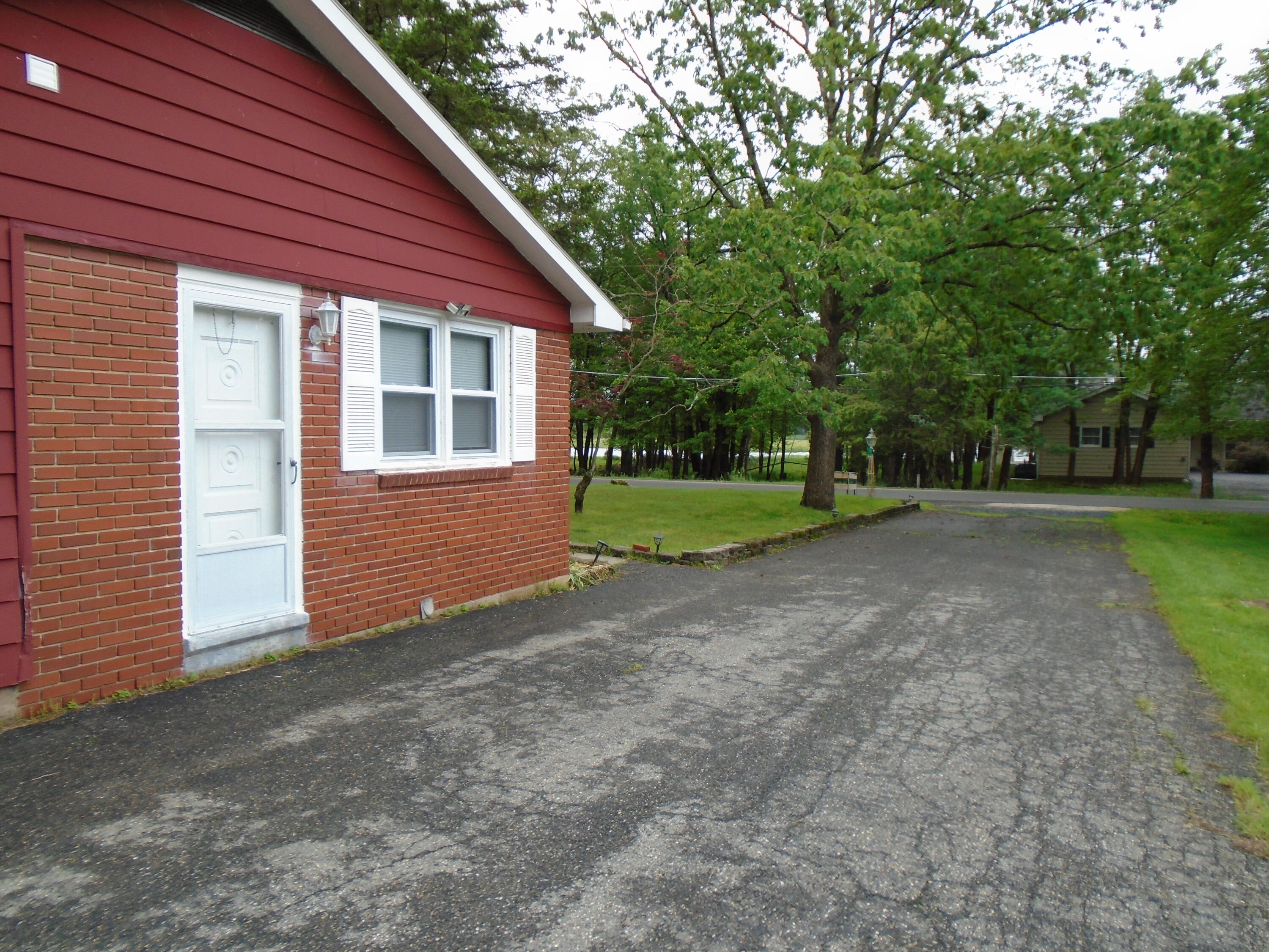 387 N Shore Drive Property Photo 36
