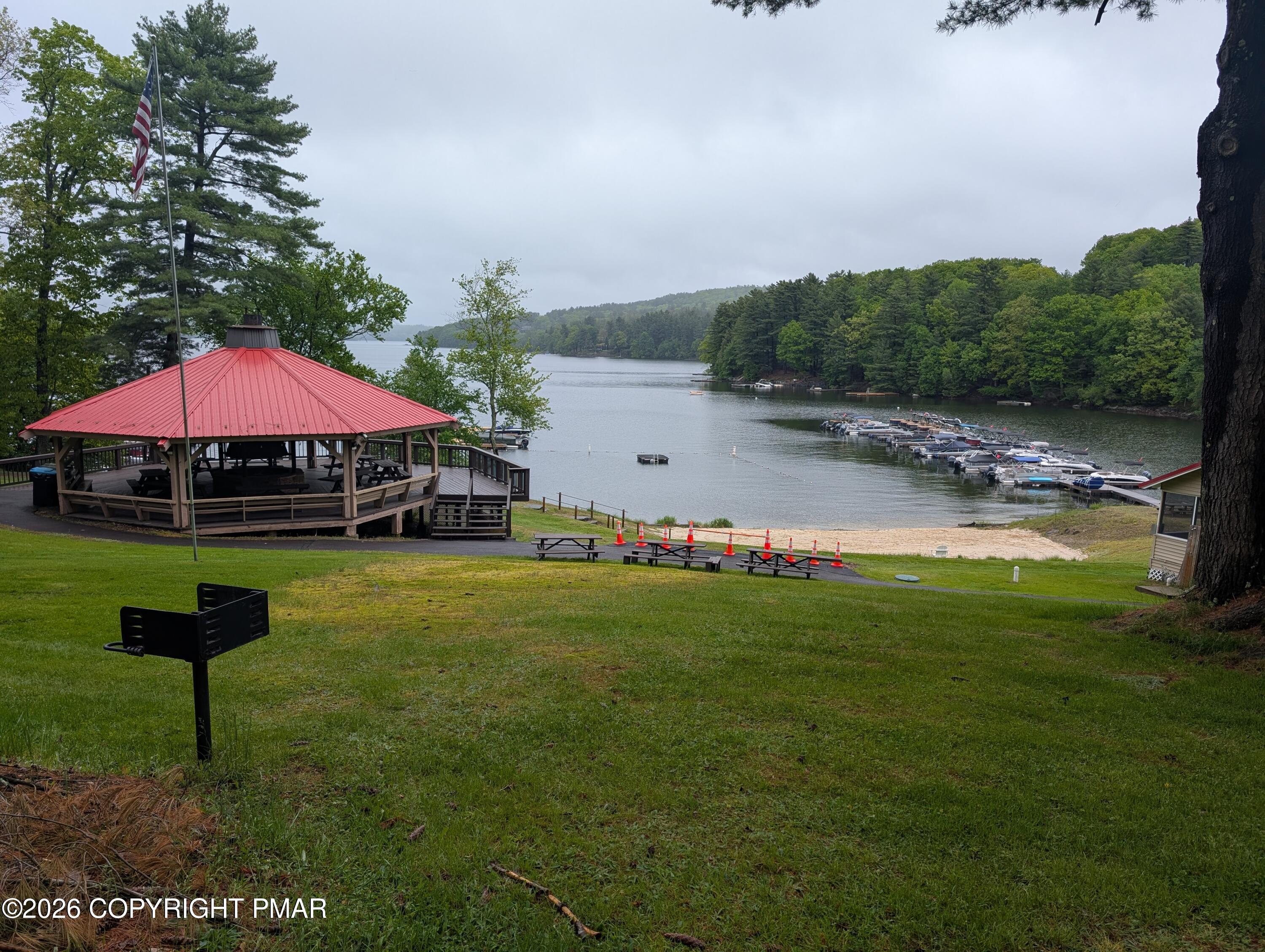 763/764 Mount Snow Circle Property Photo 4