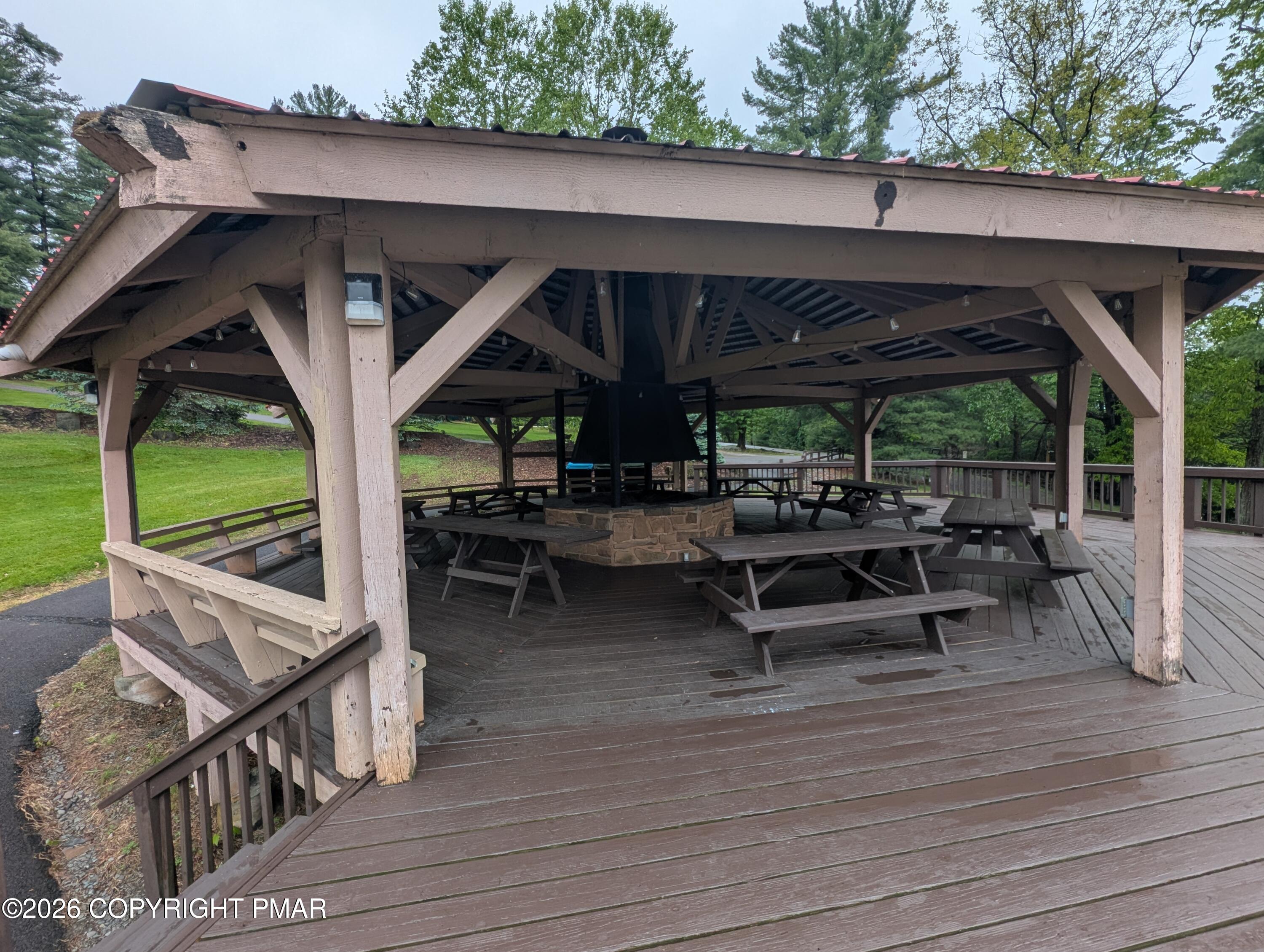 763/764 Mount Snow Circle Property Photo 5