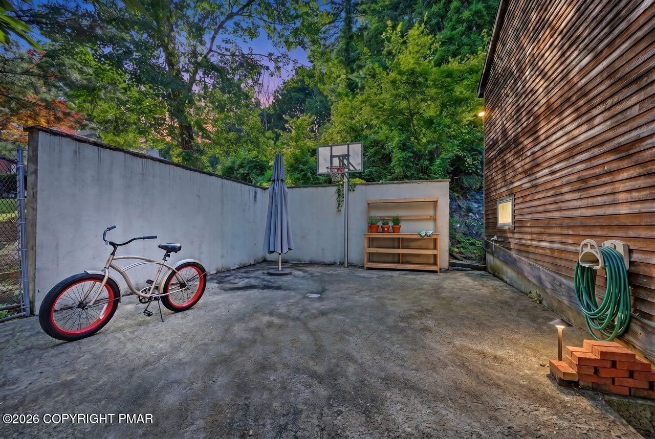 236 Secor Ave Street Property Photo 66