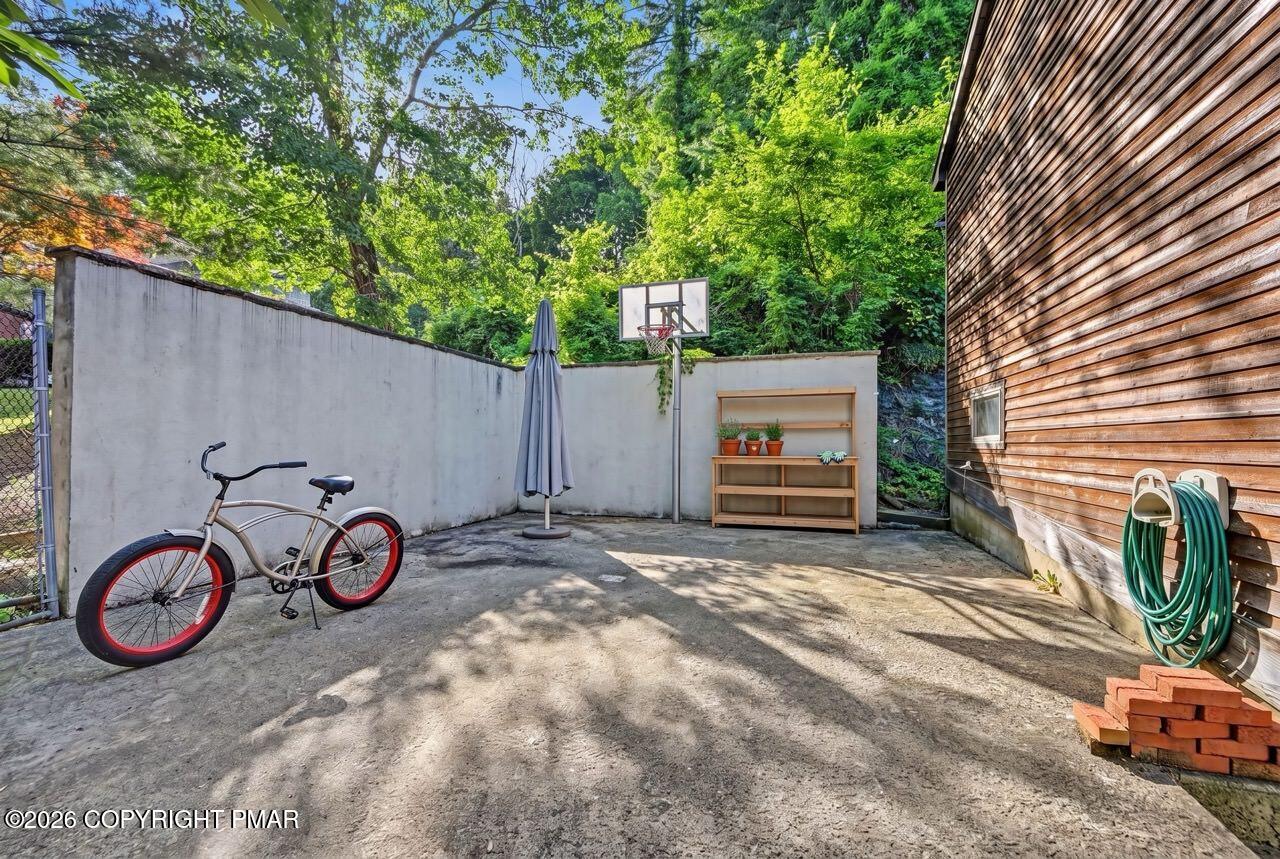 236 Secor Ave Street Property Photo 67