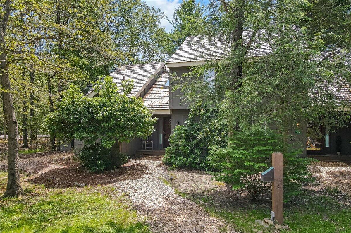214 Snow Ridge Circle Property Photo 4