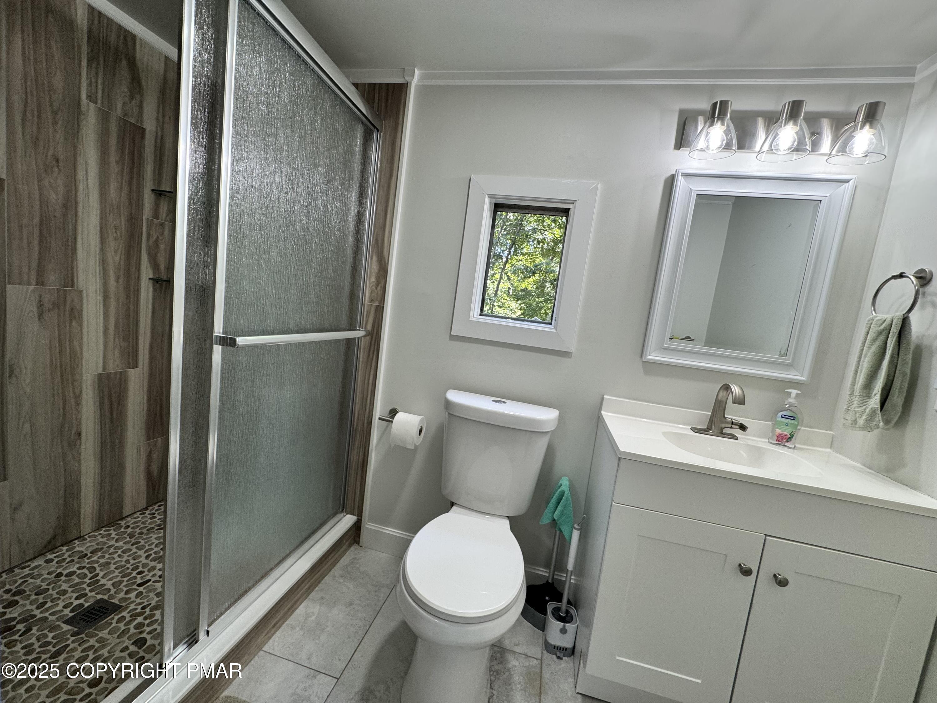 140 Green Mountain Drive Property Photo 4