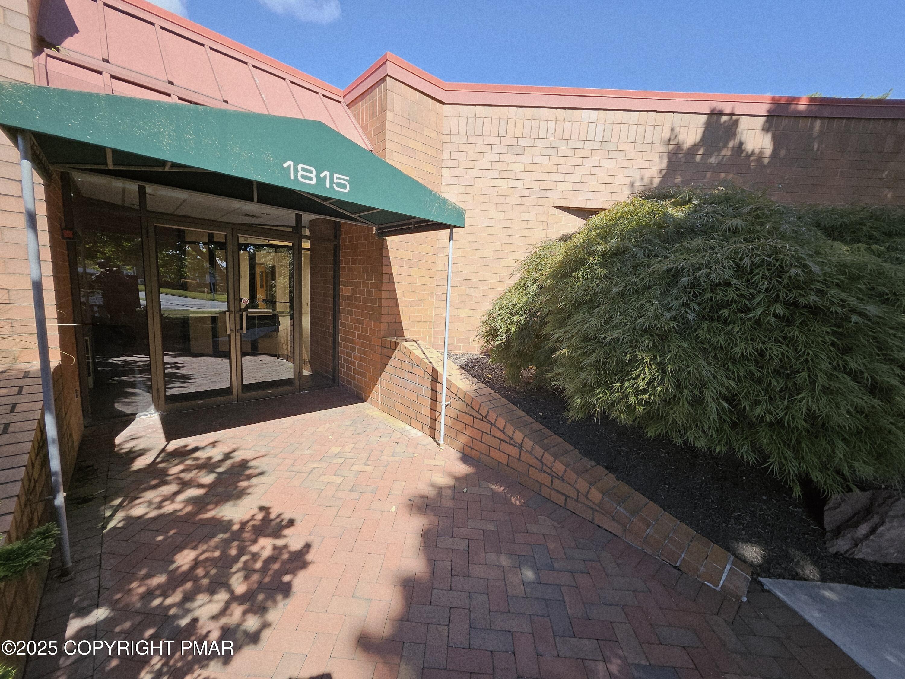 1815 Schadt Avenue Property Photo 4