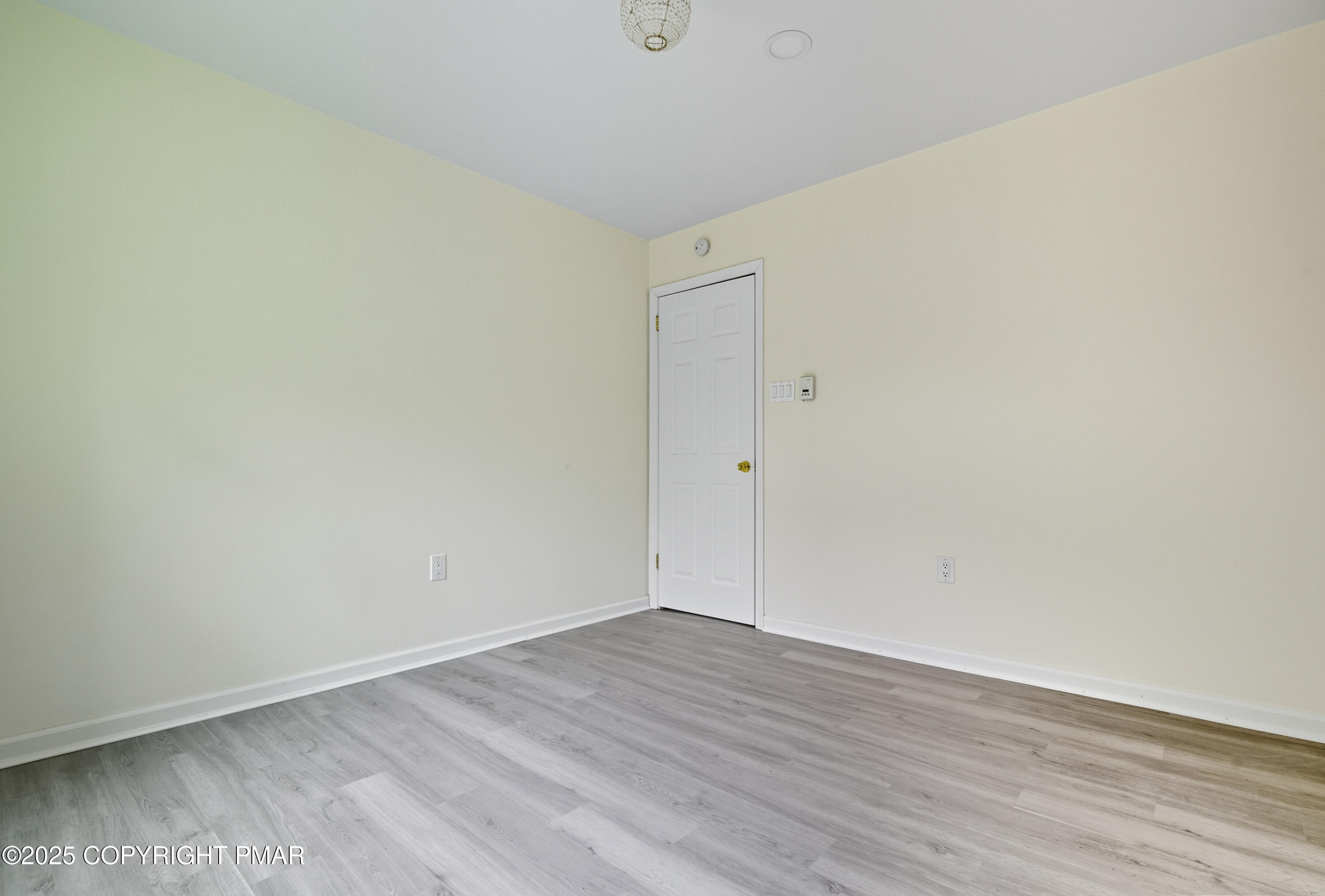 2554 Waterfront Drive Property Photo 27