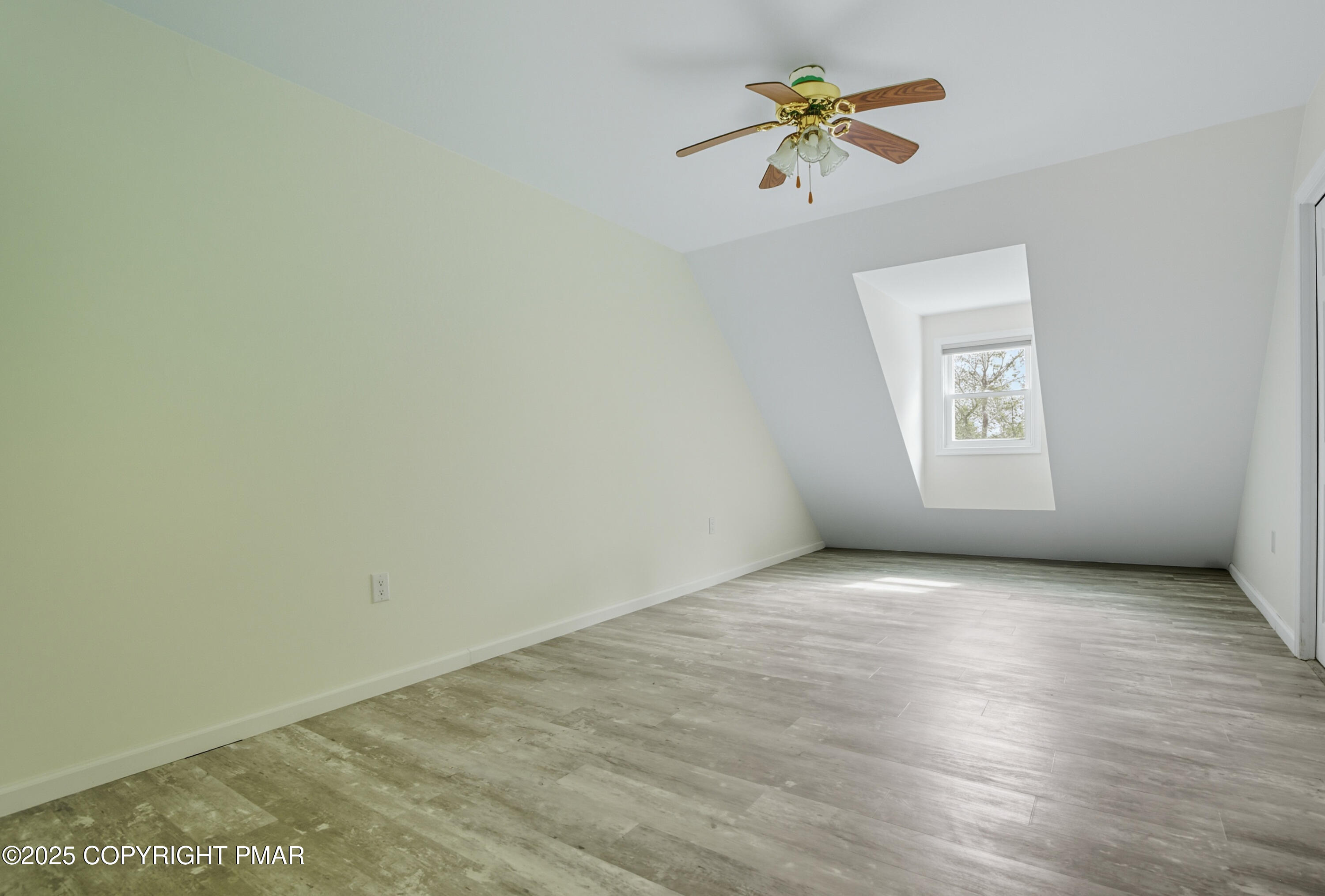 2554 Waterfront Drive Property Photo 35