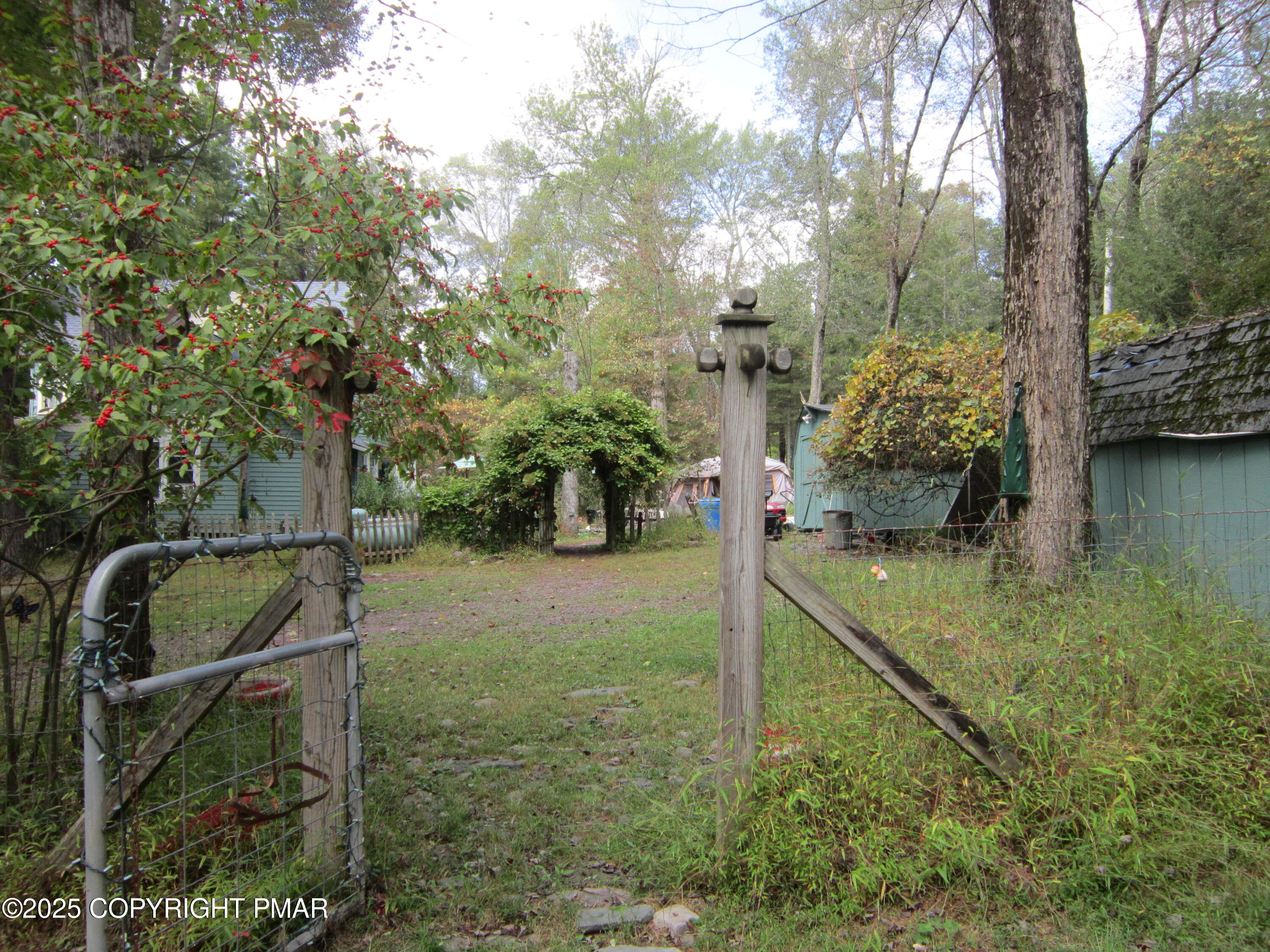 642 Tulip Tree Lane Property Photo 39