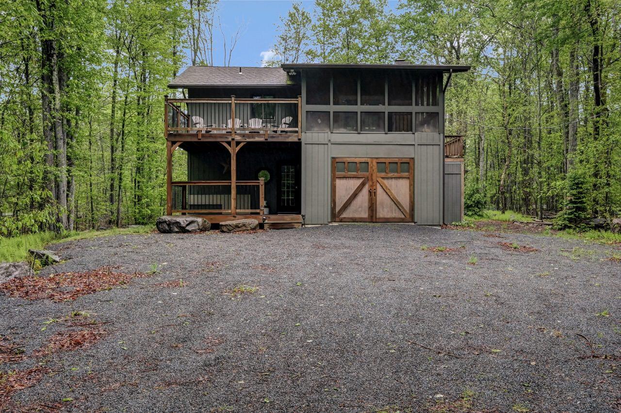 3207 Green Meadow Circle Property Photo 2