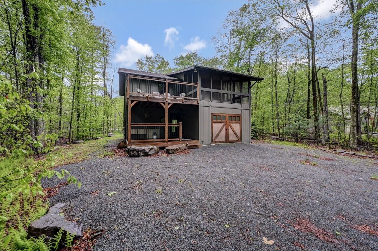 3207 Green Meadow Circle Property Photo 3