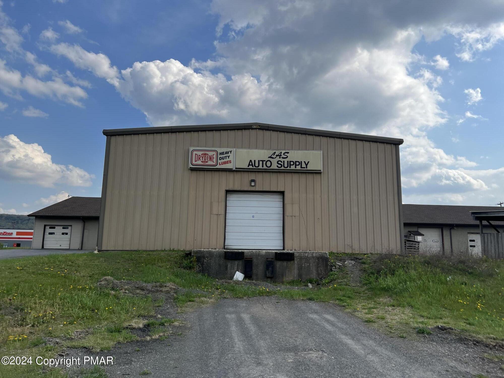 956 Weir Lake Road Property Photo 1