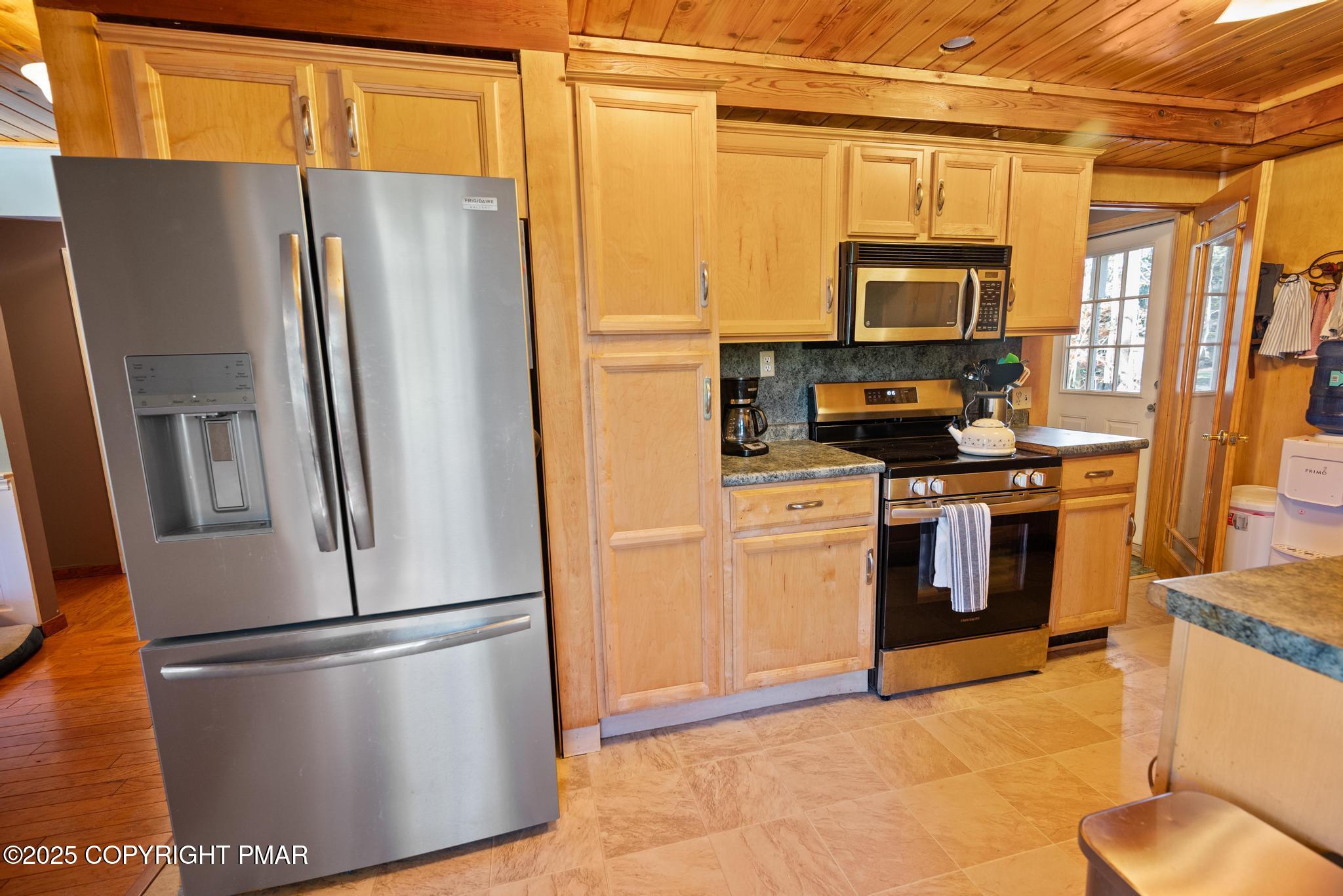 165 Sweet Briar Road Property Photo 12