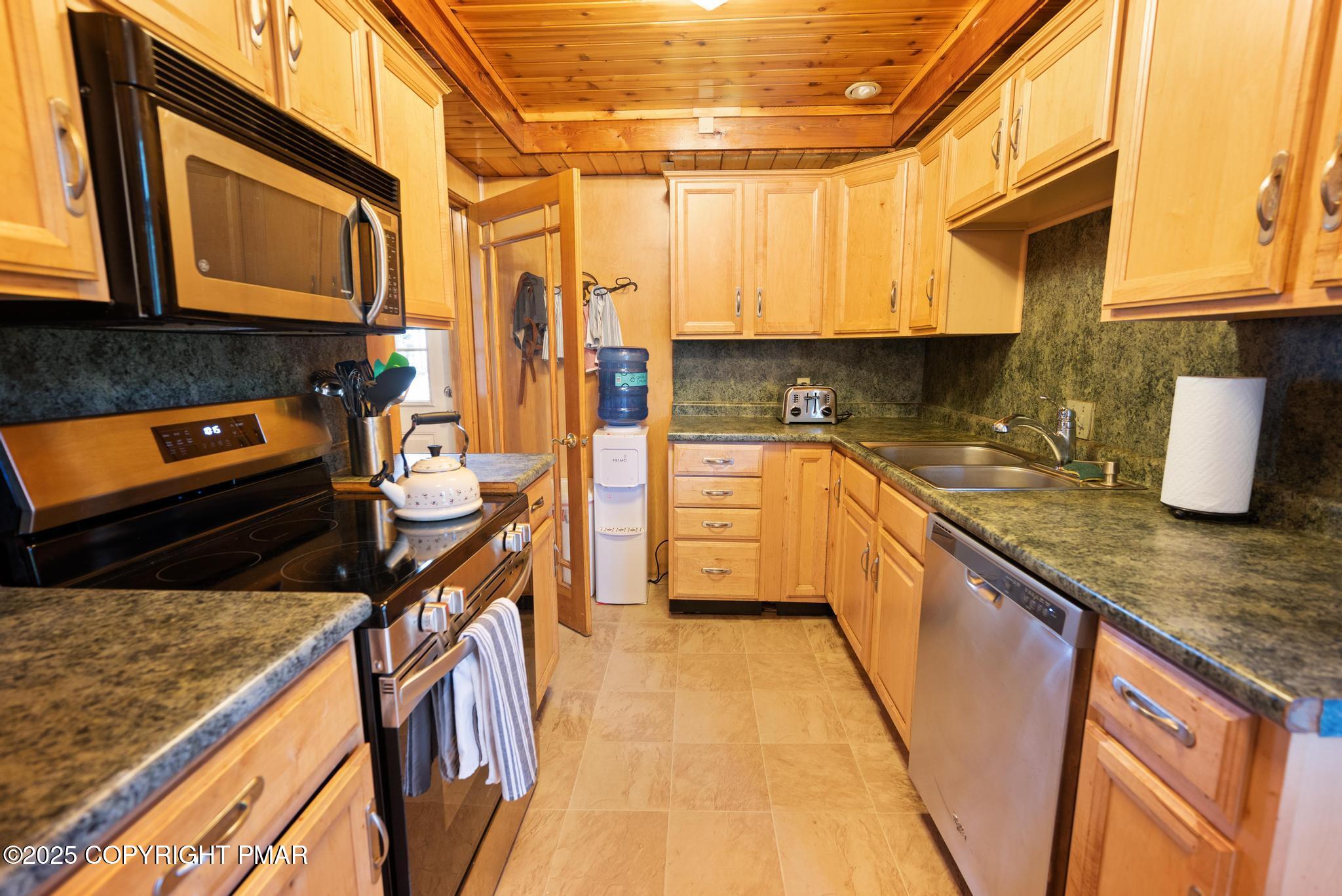 165 Sweet Briar Road Property Photo 13