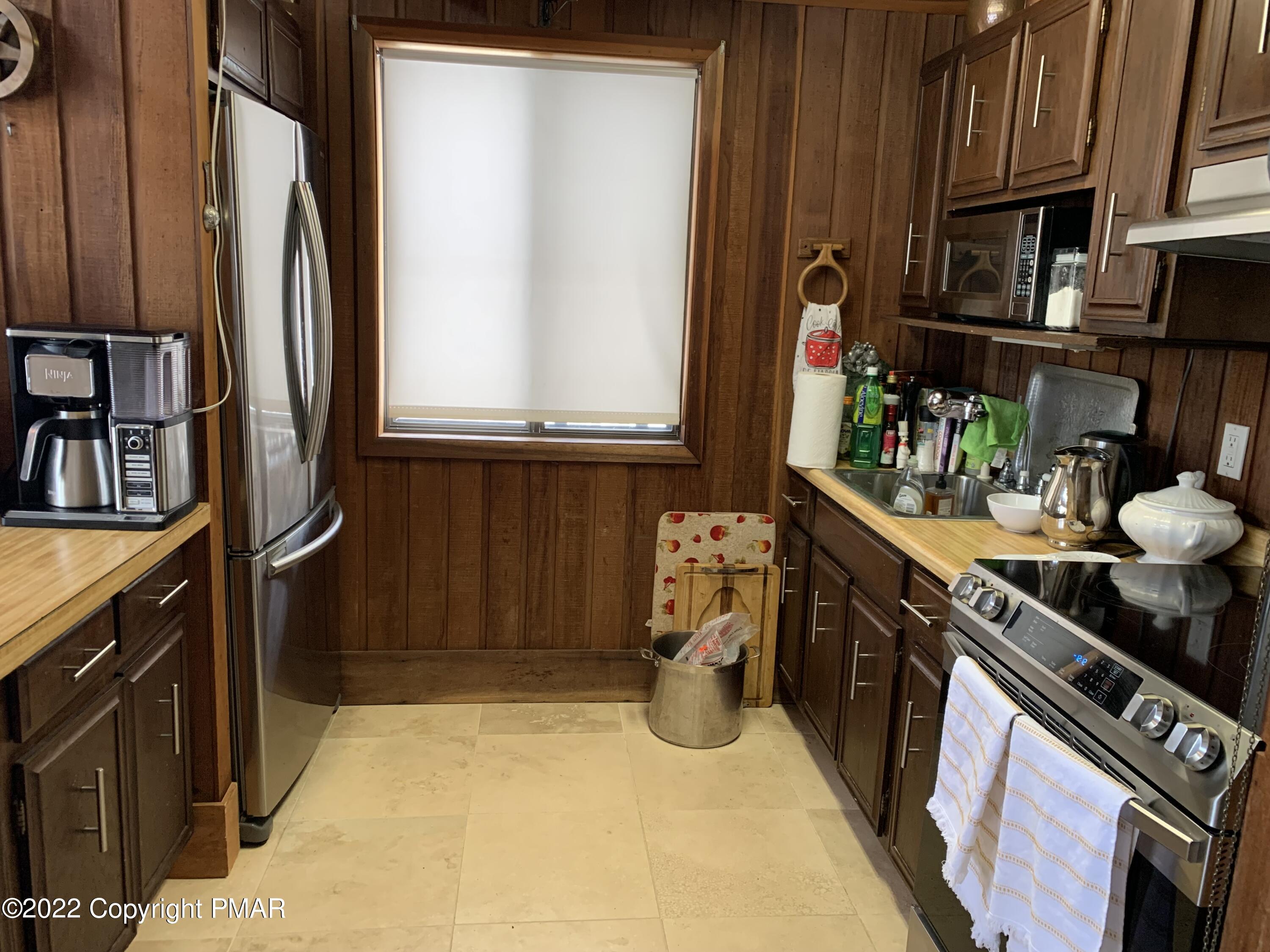 218 Cherry Lane Property Photo 6