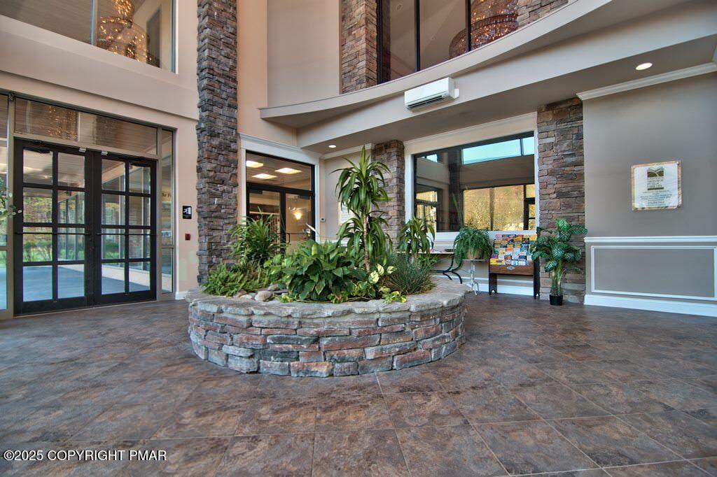 507 Seven Bridges Road 101d Property Photo 2