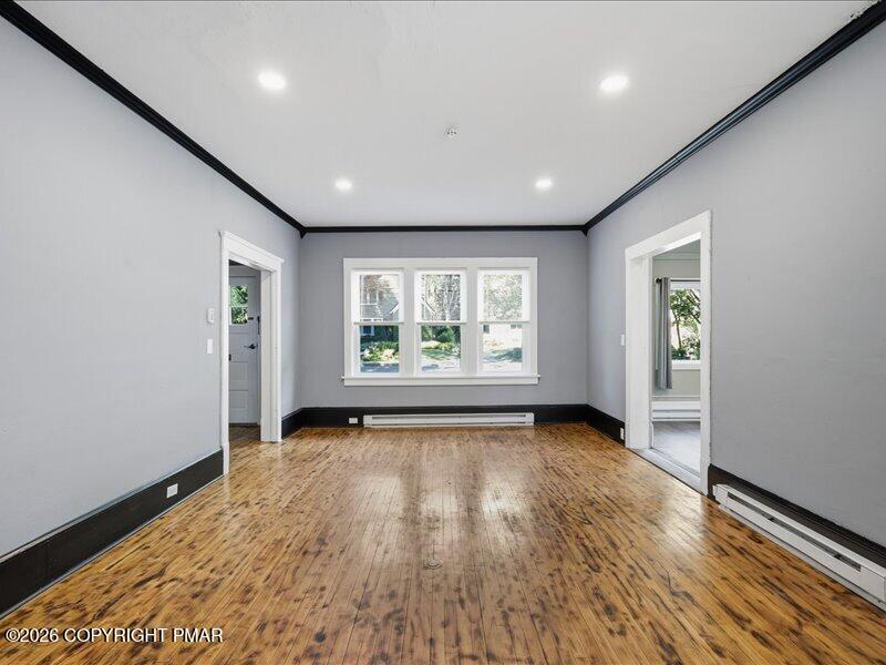 128 S Green Street Property Photo 8
