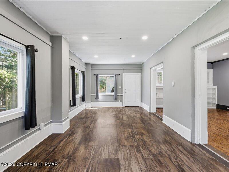 128 S Green Street Property Photo 9