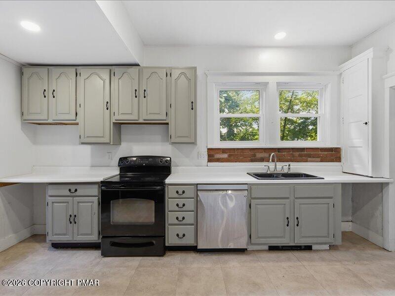 128 S Green Street Property Photo 11
