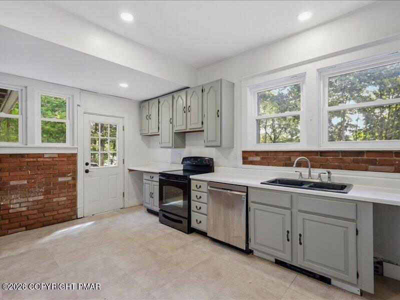 128 S Green Street Property Photo 12