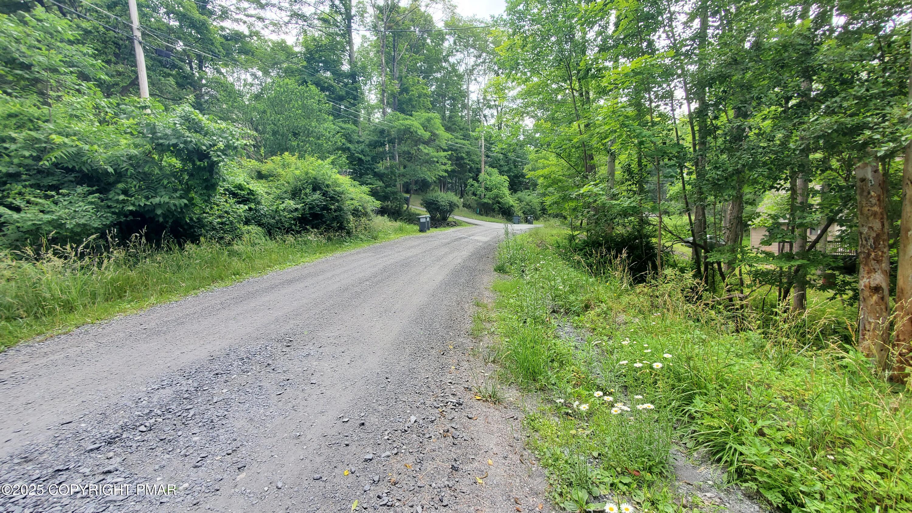 180 Stony Hollow Circle Property Photo 3