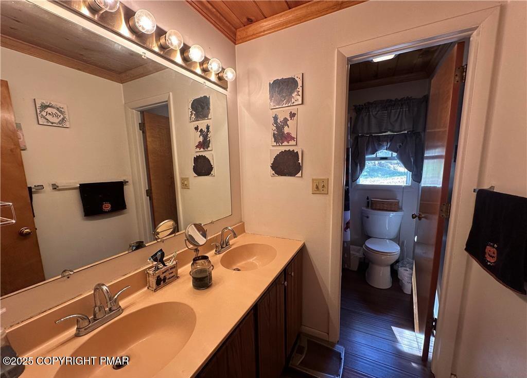 1193 Park Drive Property Photo 10