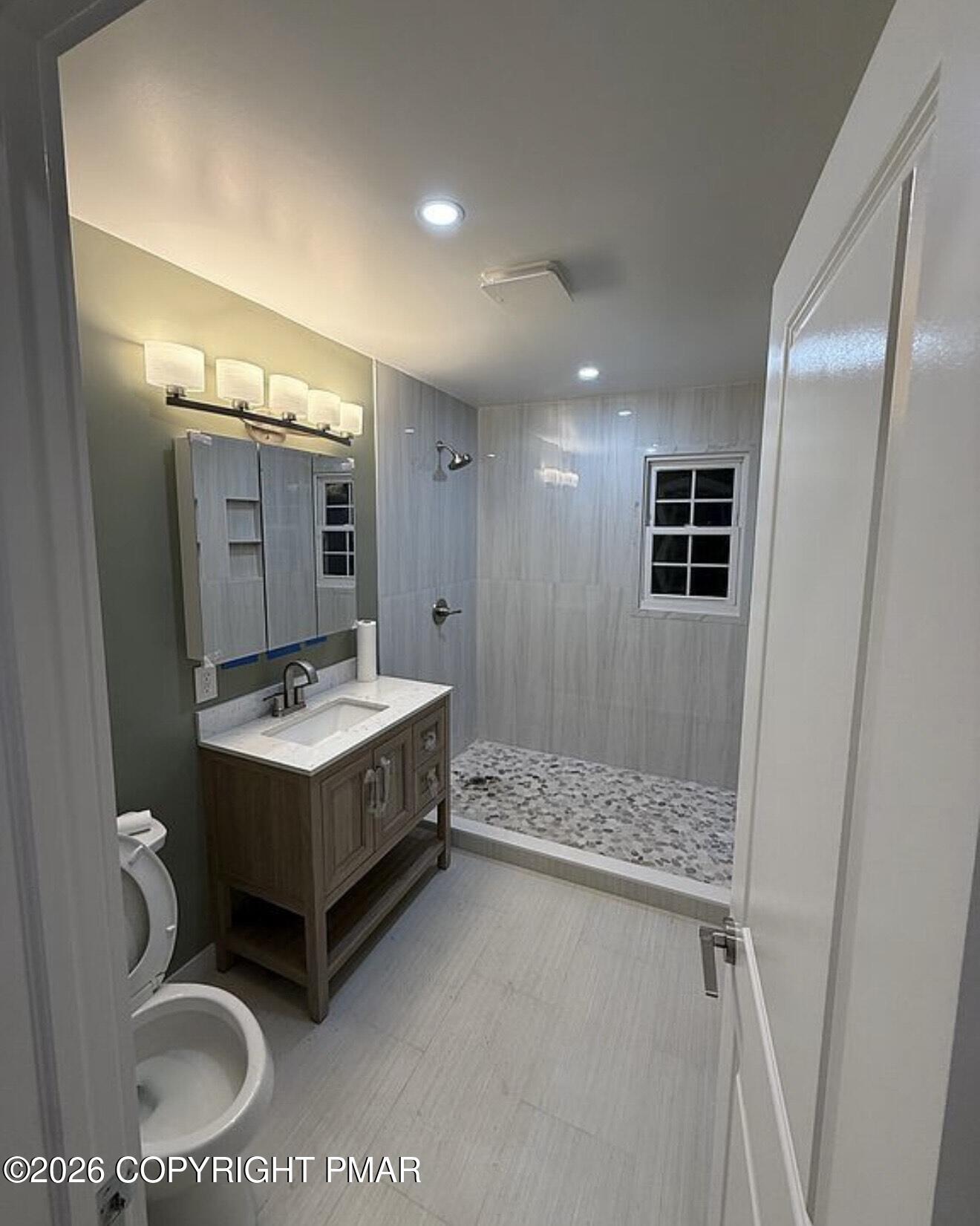 2729 Skyway Drive Property Photo 7