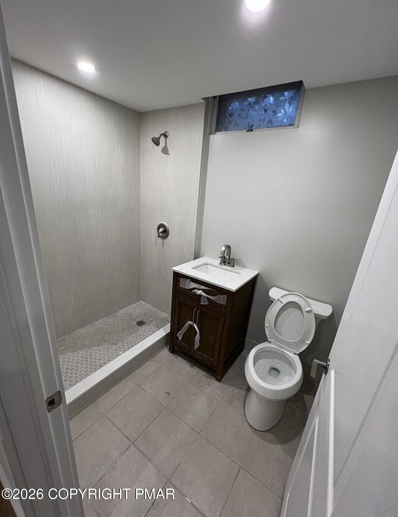 2729 Skyway Drive Property Photo 14