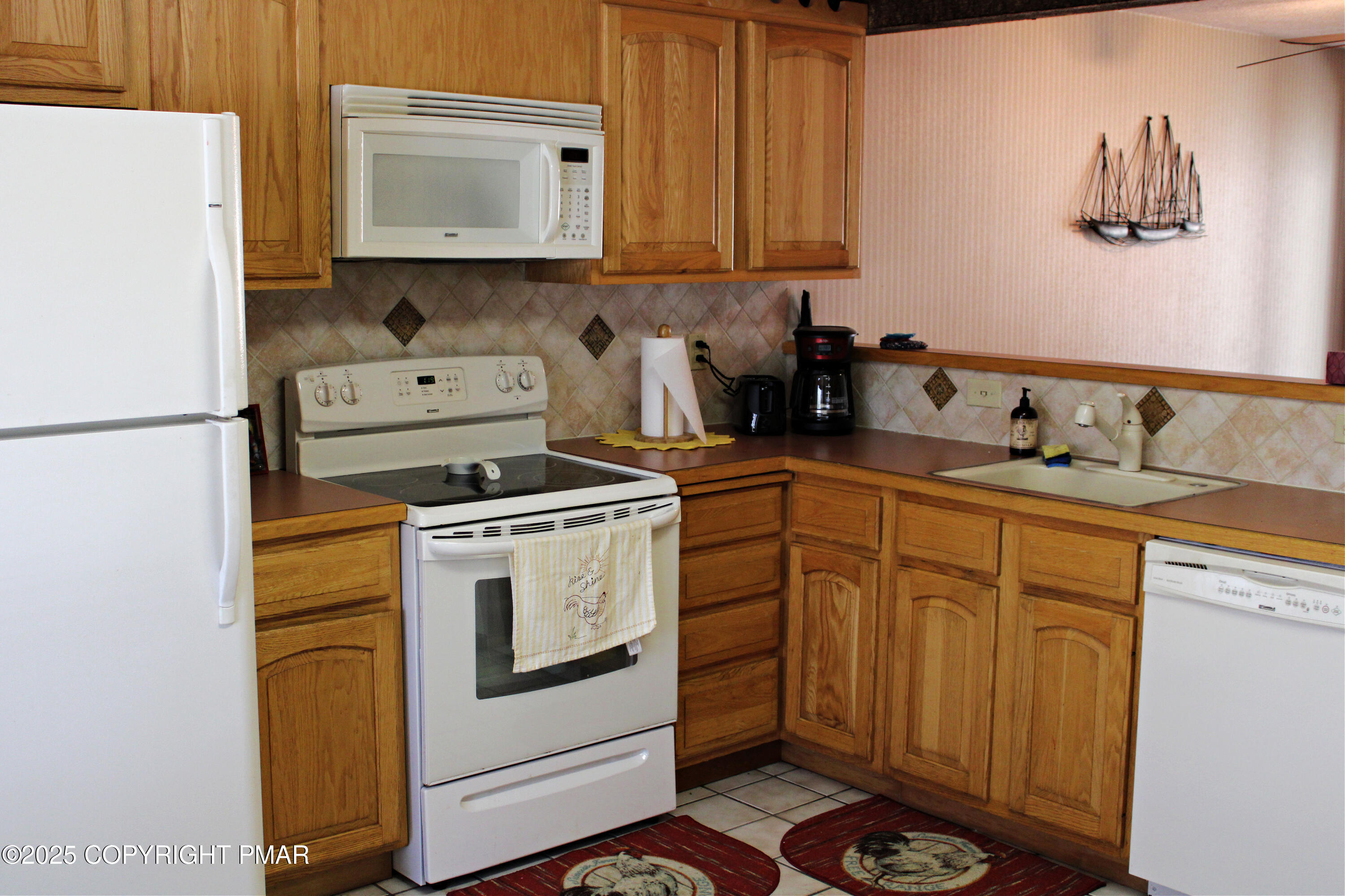 856 Crest Pines Lane Property Photo 3