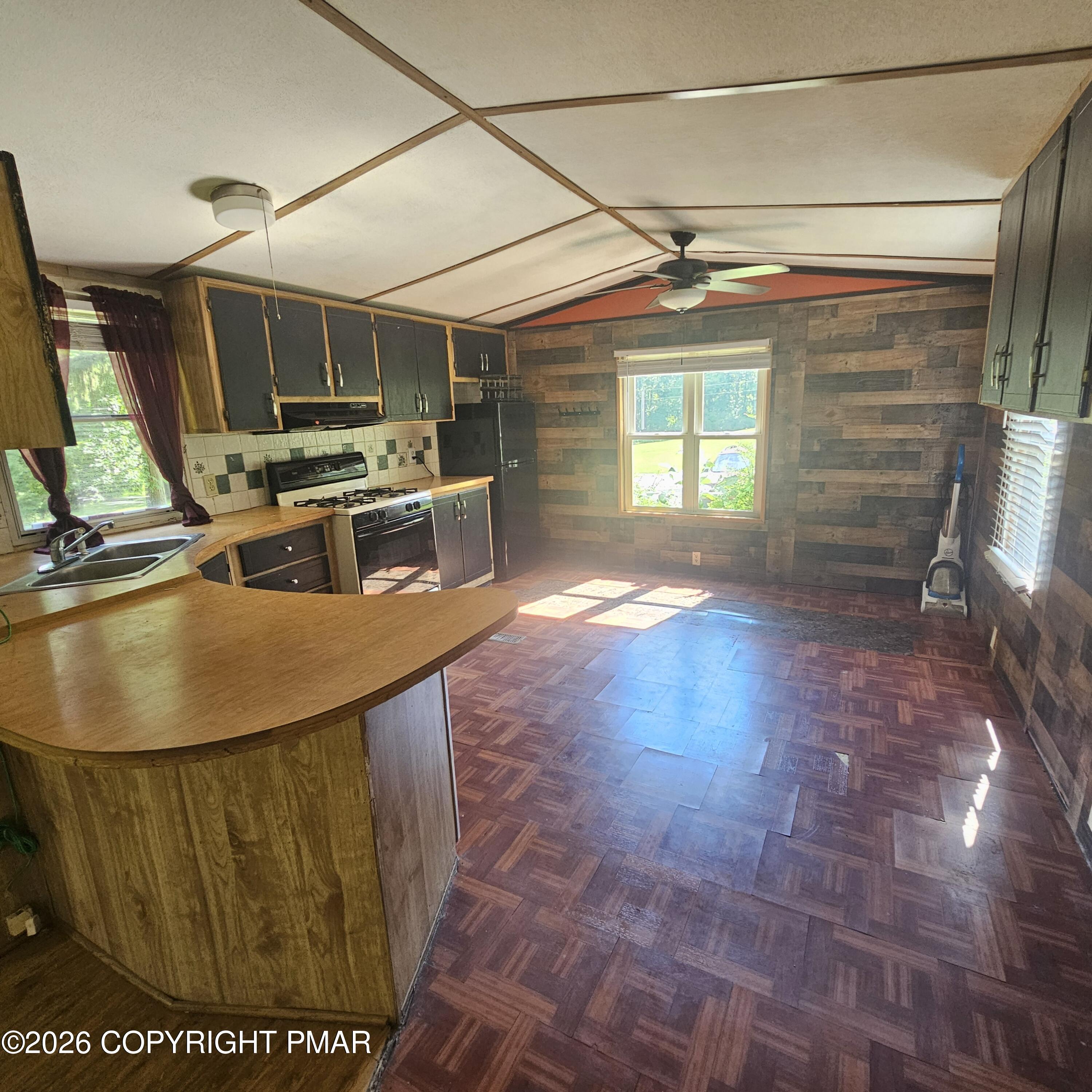 145 Gold Lane Property Photo 8