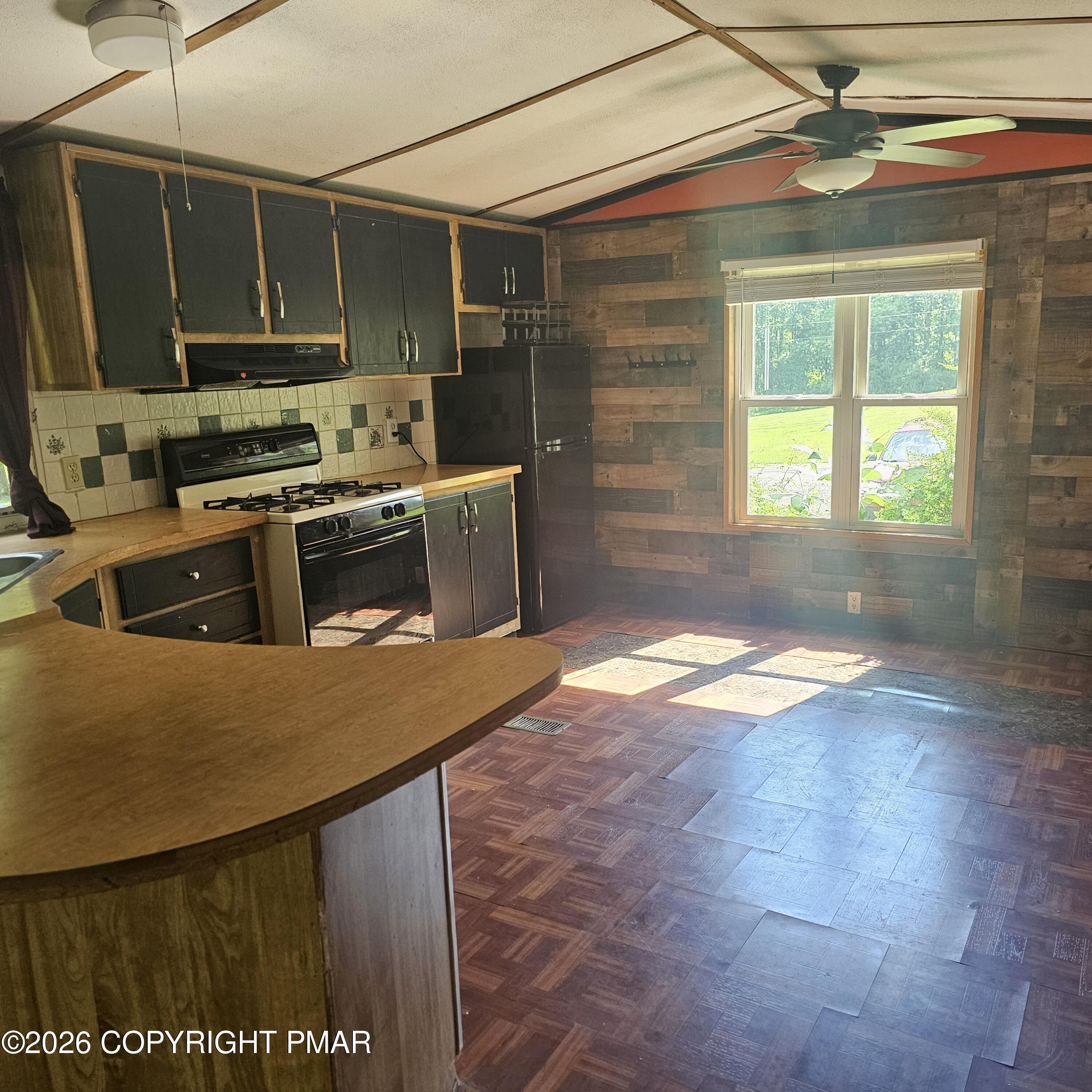 145 Gold Lane Property Photo 10