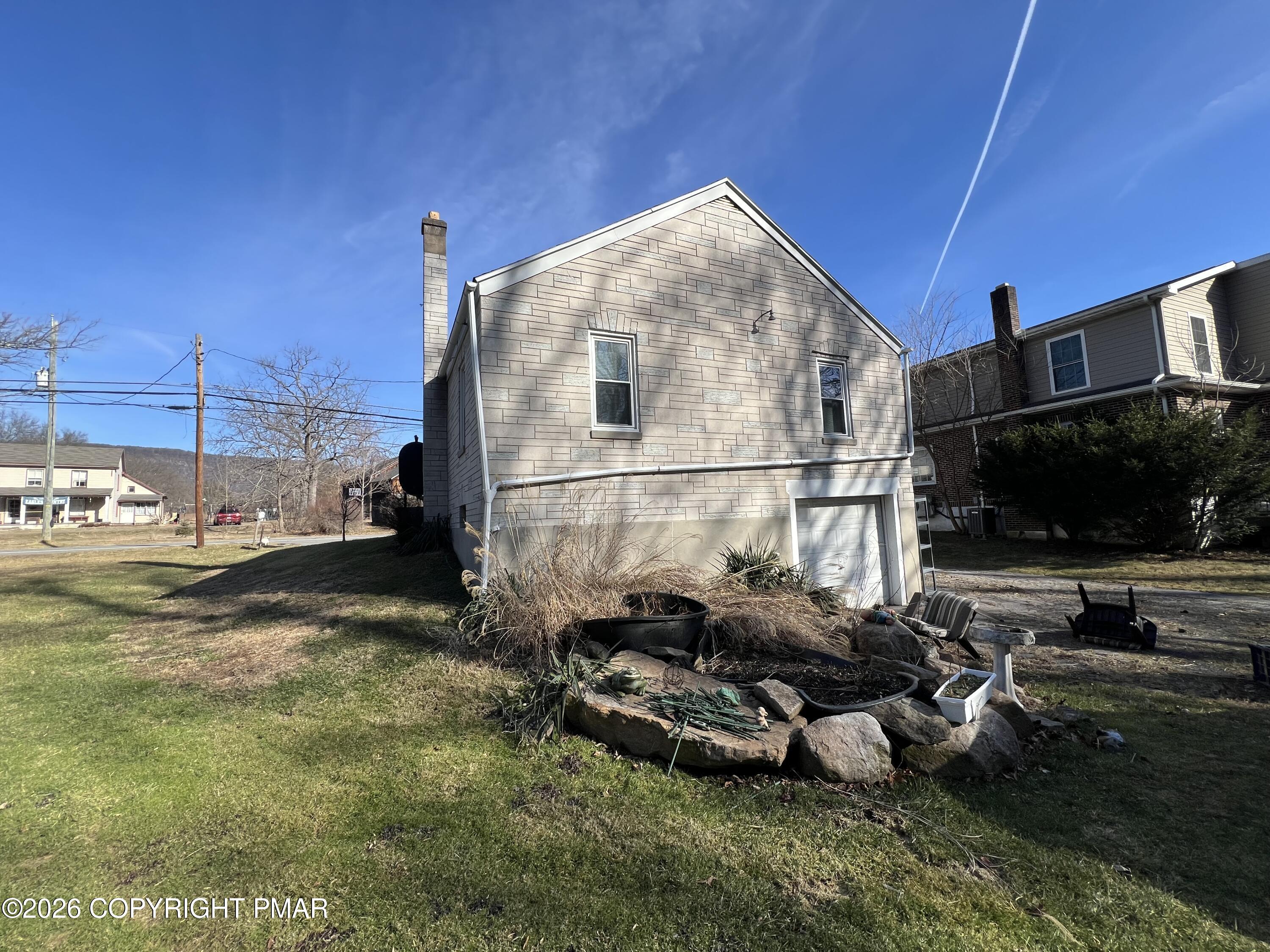 3749 Mountain View Drive Property Photo 8