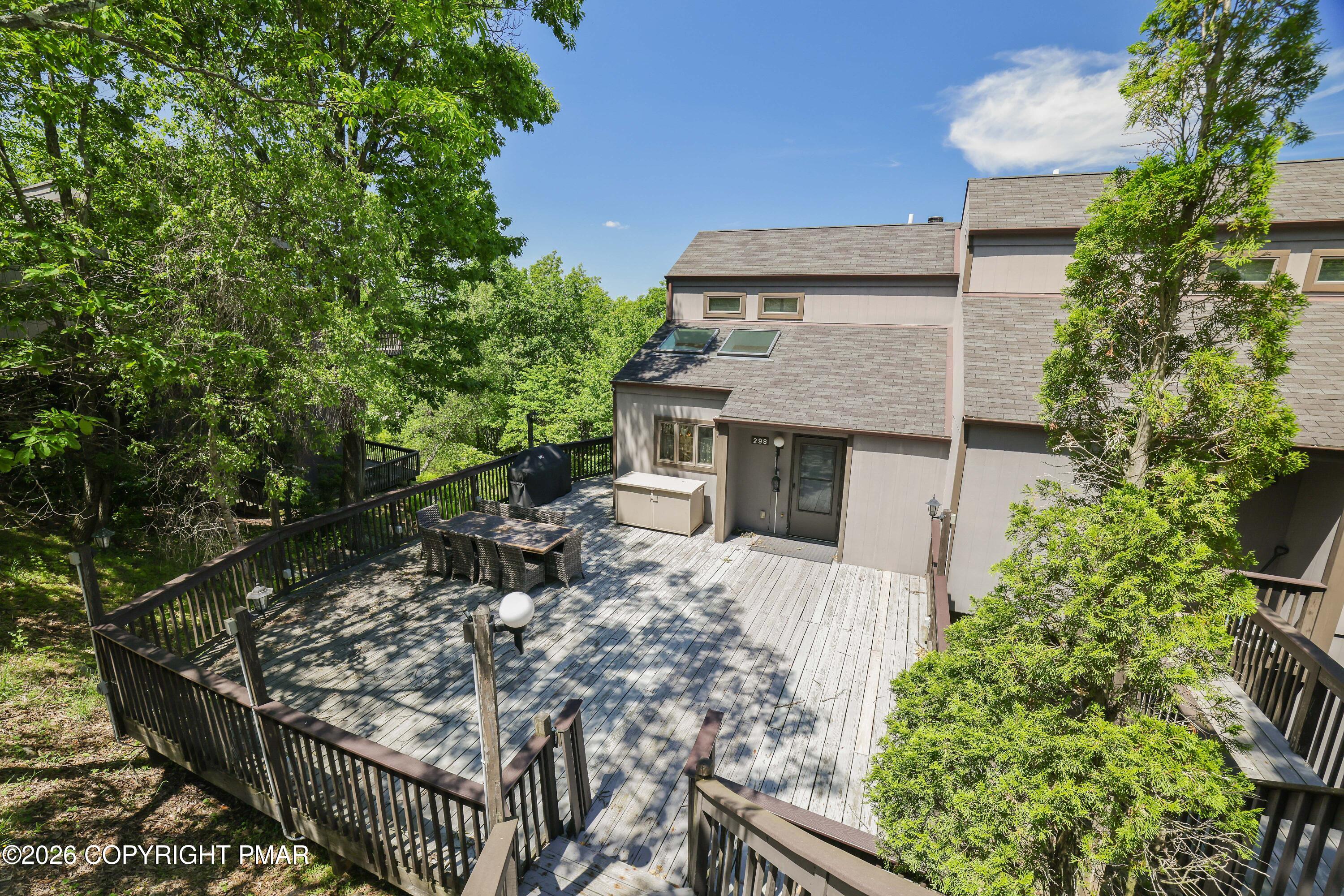 298 Overlook Way Property Photo 6