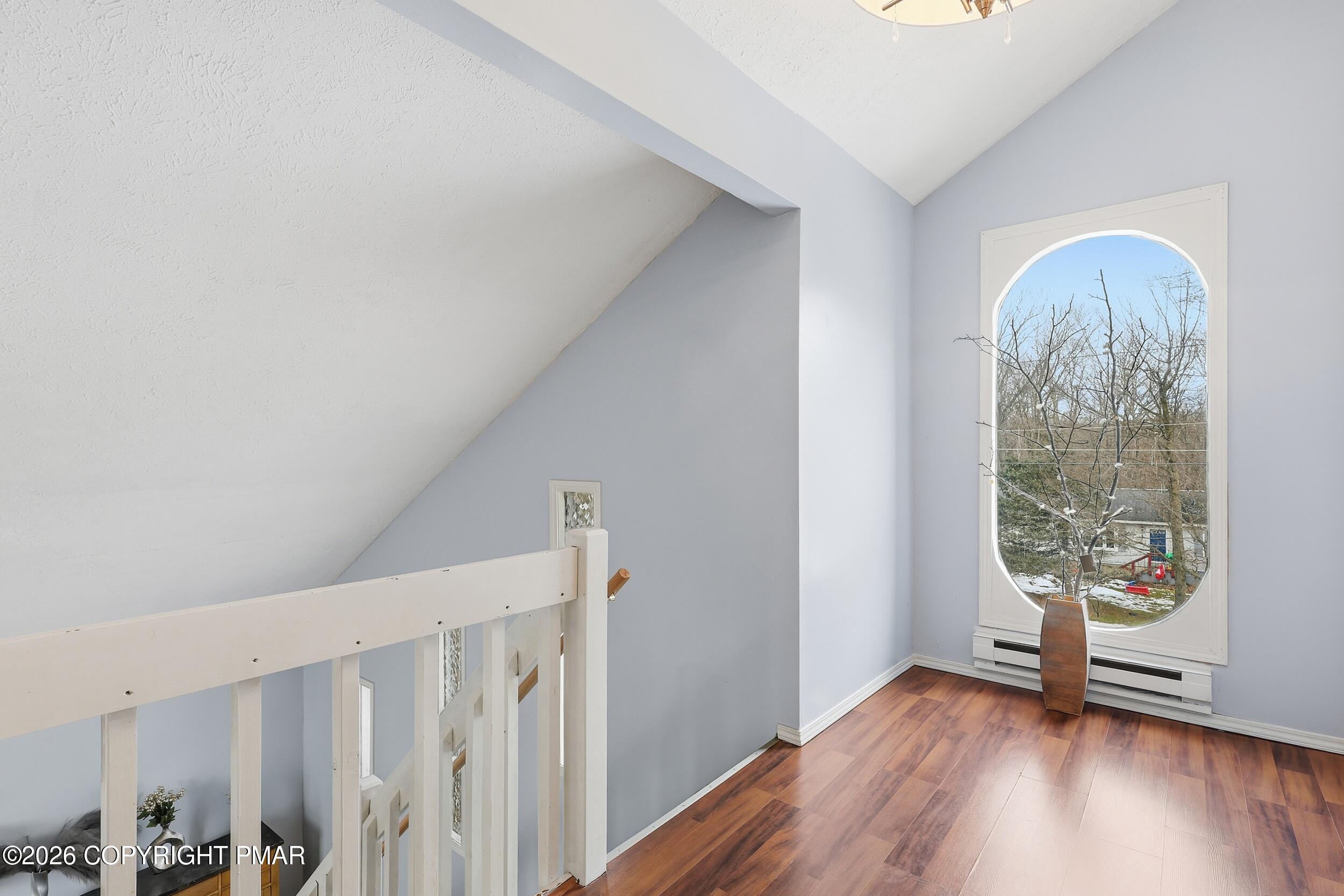 1379 Winding Way Property Photo 16