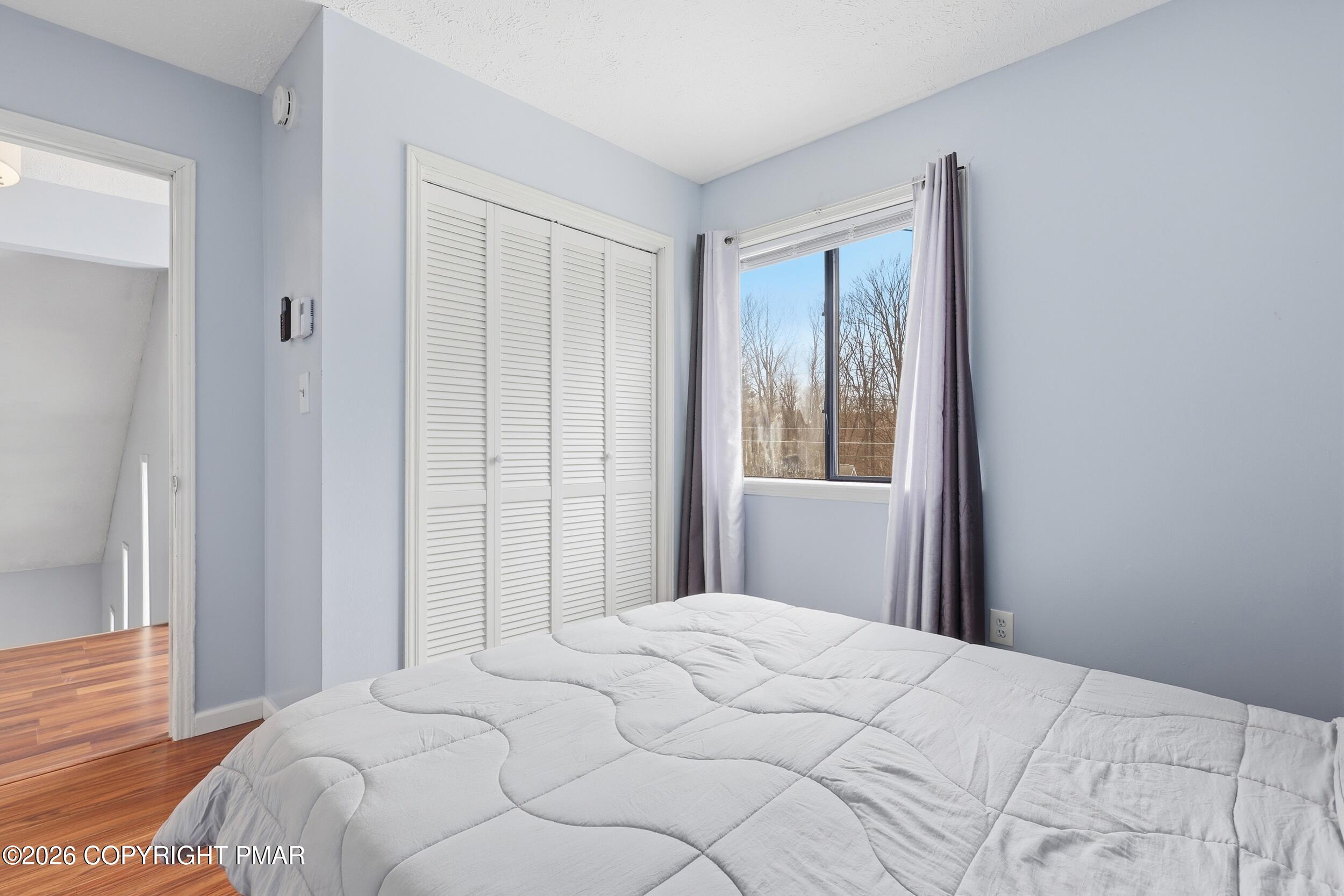 1379 Winding Way Property Photo 22