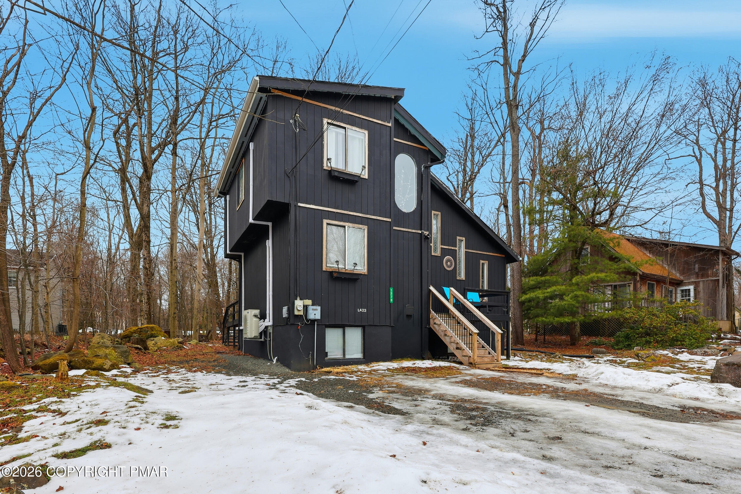 1379 Winding Way Property Photo 45