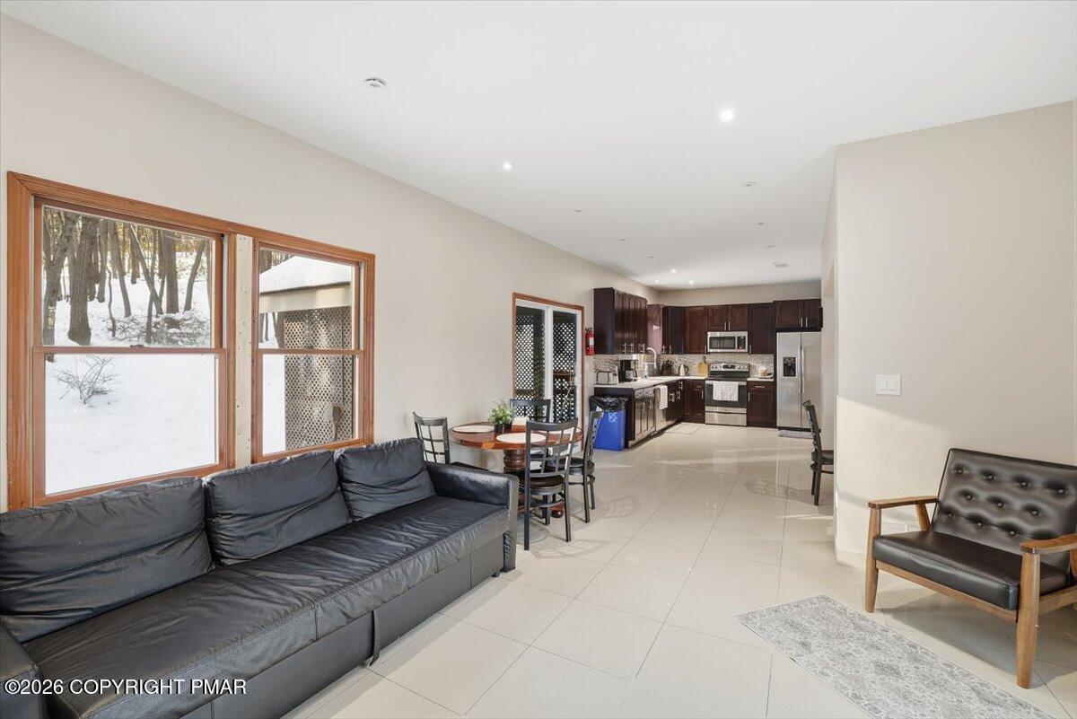 782 Lower Deer Valley Road Property Photo 6