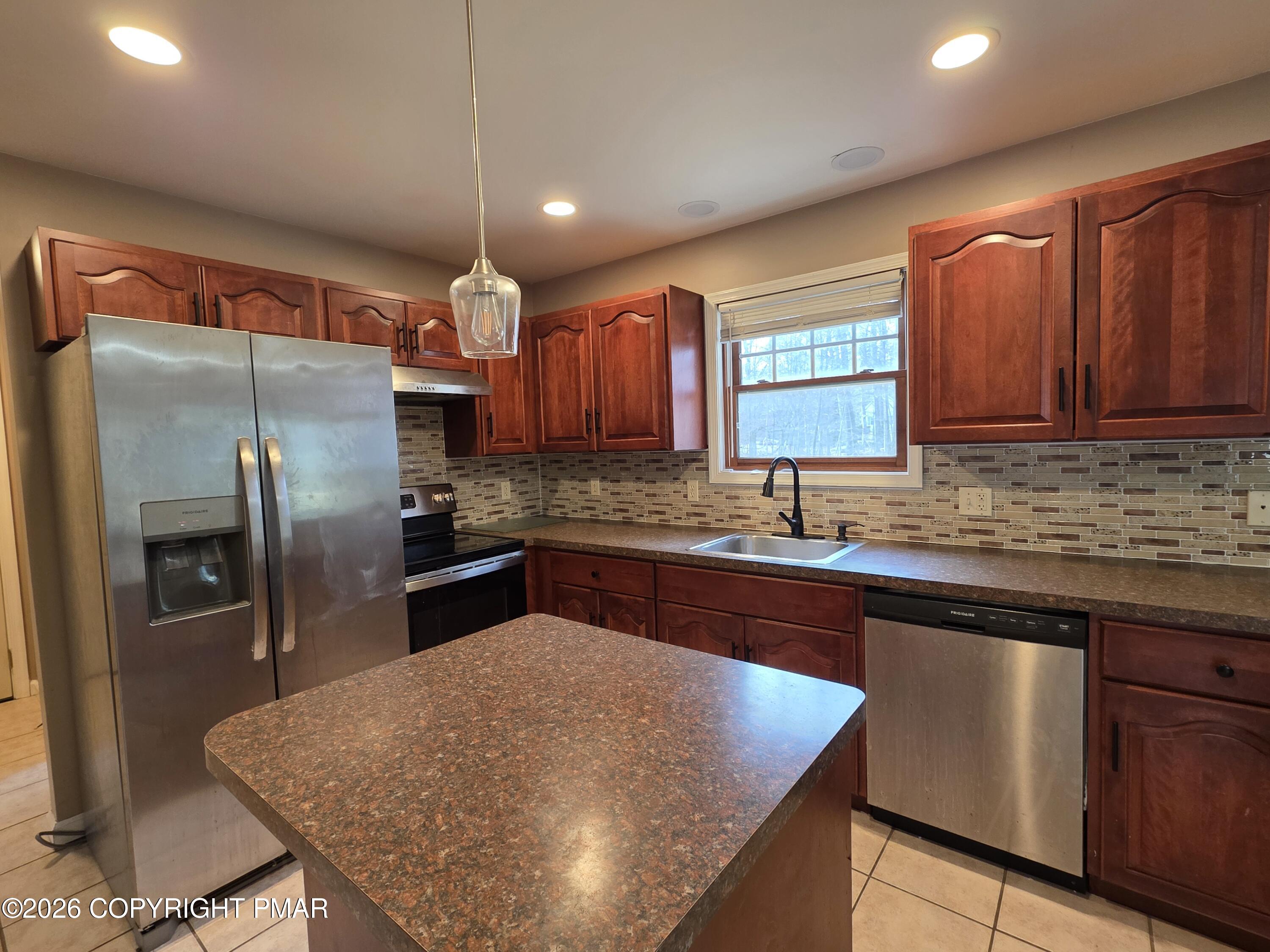 1528 Belgravia Drive Property Photo 18