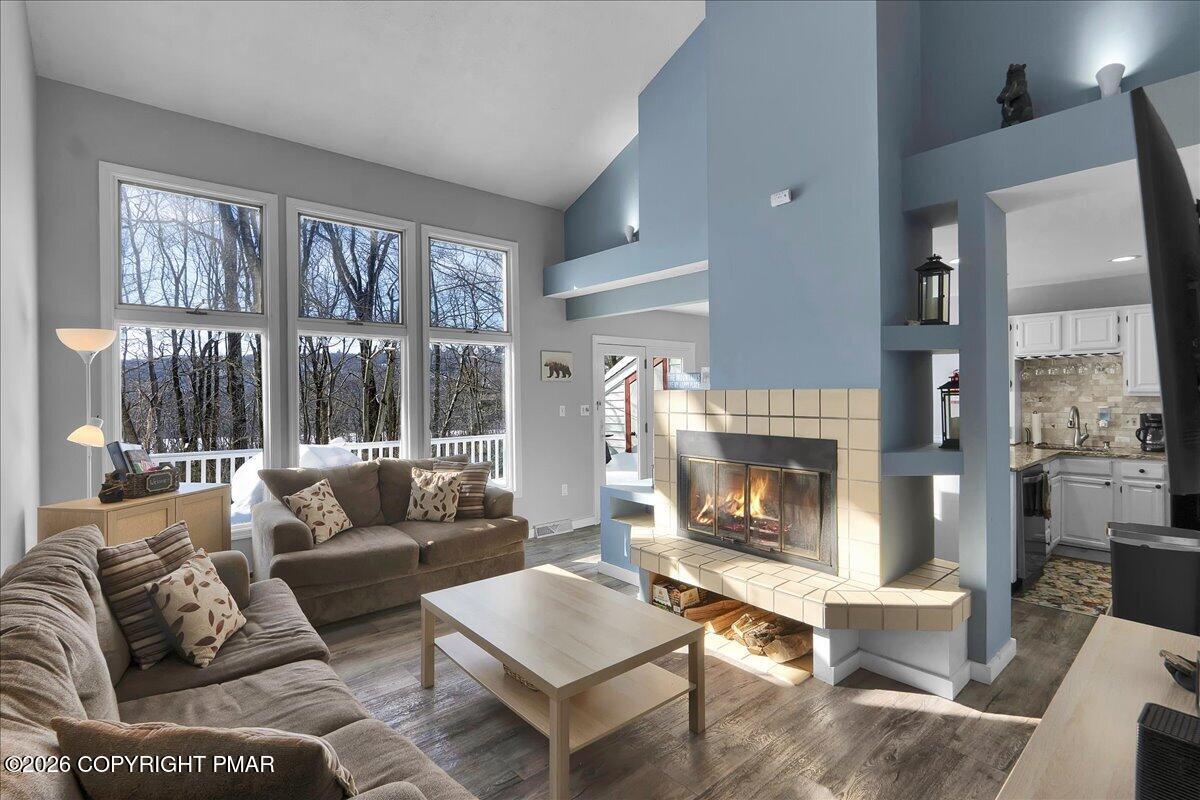 102 Laurelwoods Drive Property Photo 2