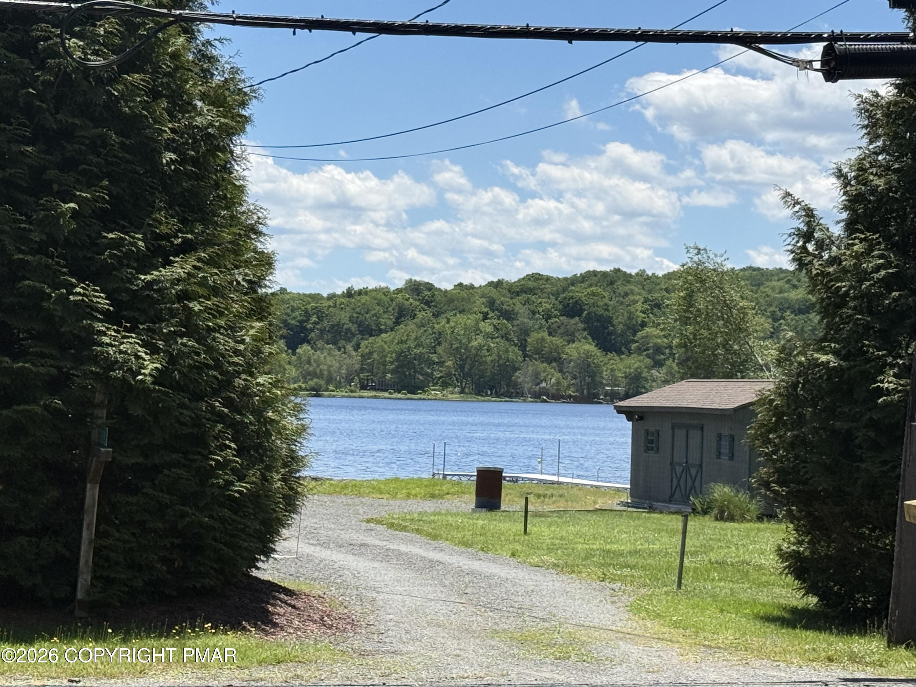 7639 Lake Shore Drive Property Photo 6
