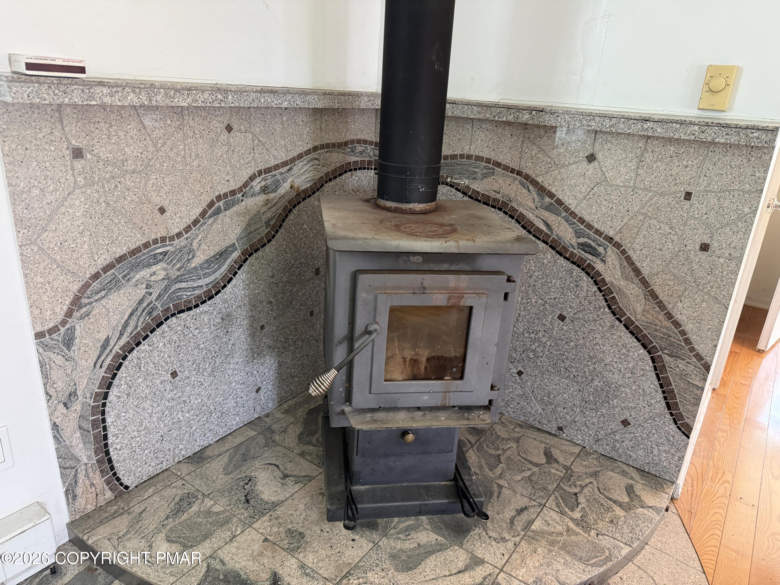 7639 Lake Shore Drive Property Photo 17