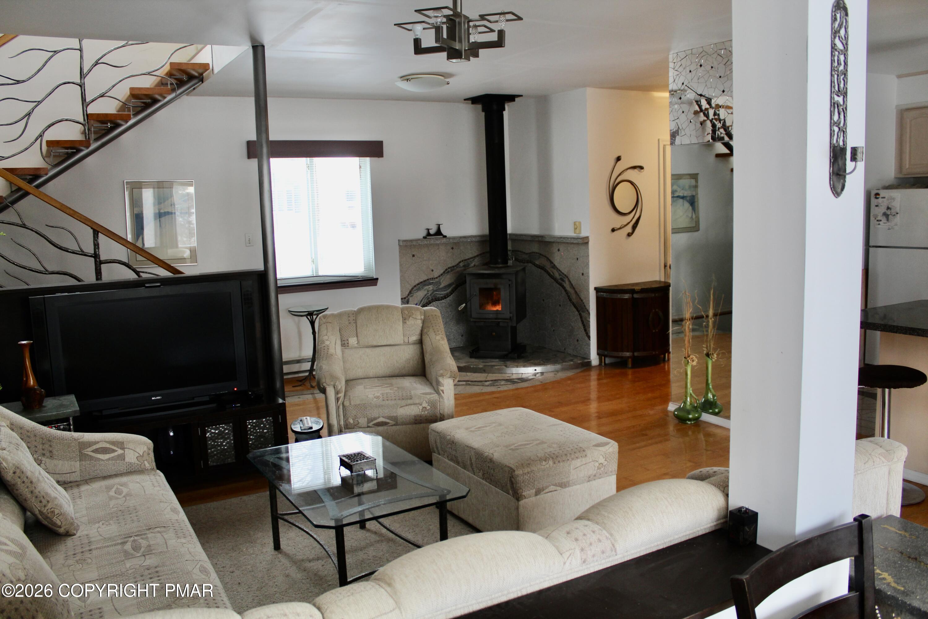 7639 Lake Shore Drive Property Photo 19