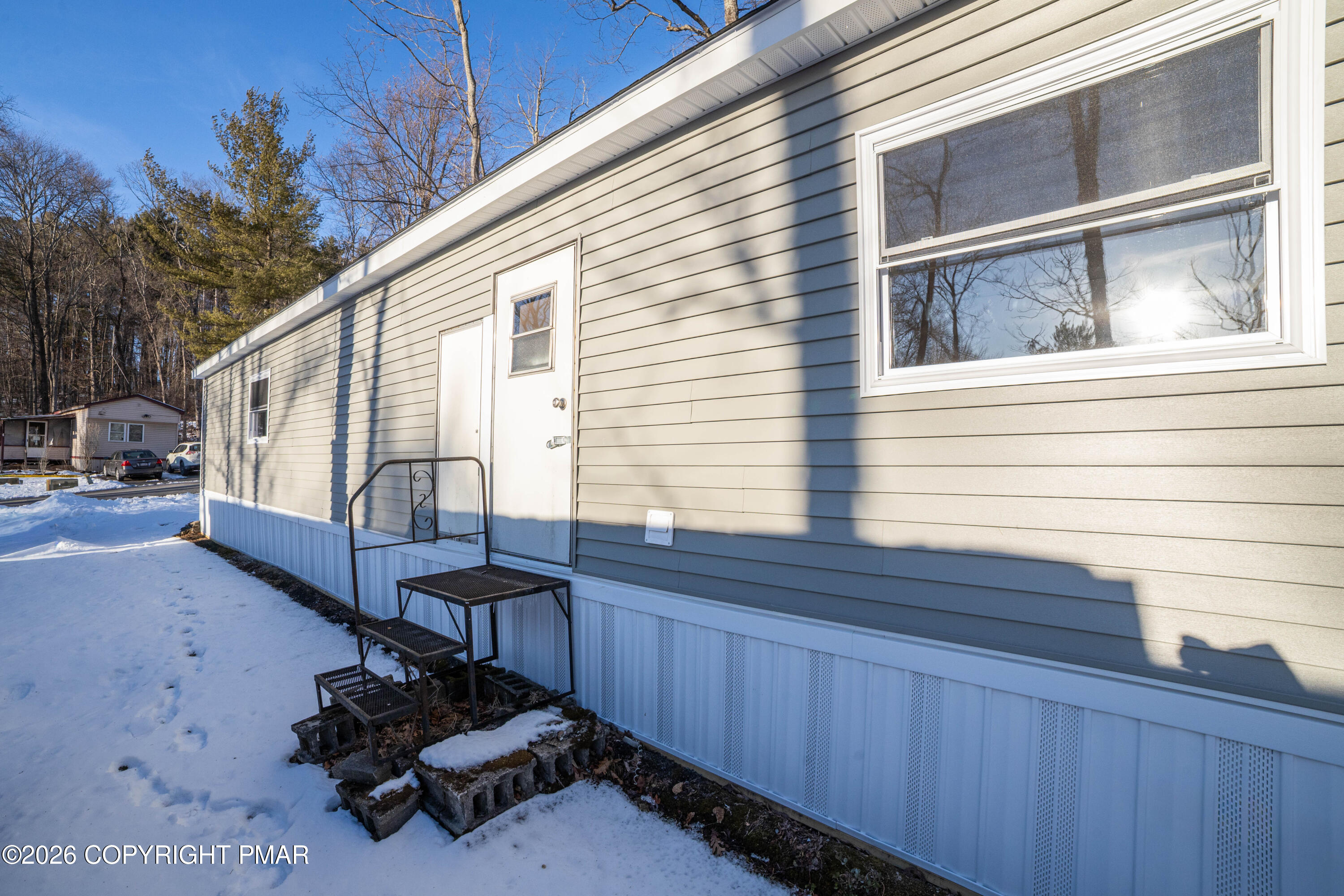 128 Bartion Court Property Photo 5