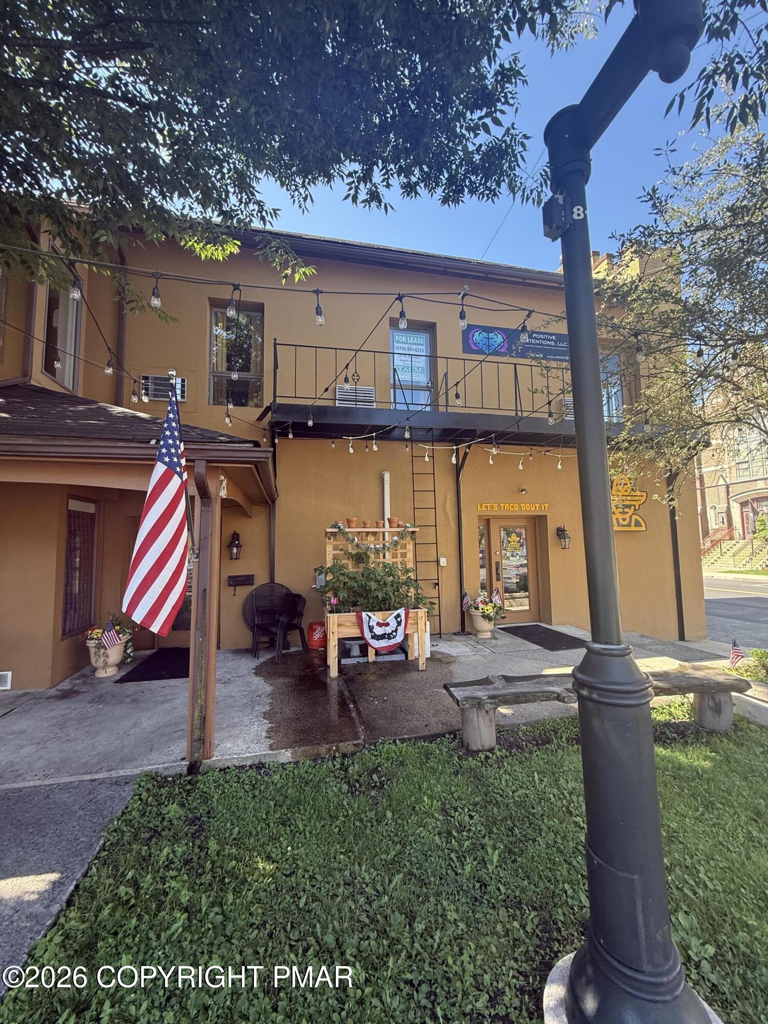 78 S Courtland Street Property Photo 1