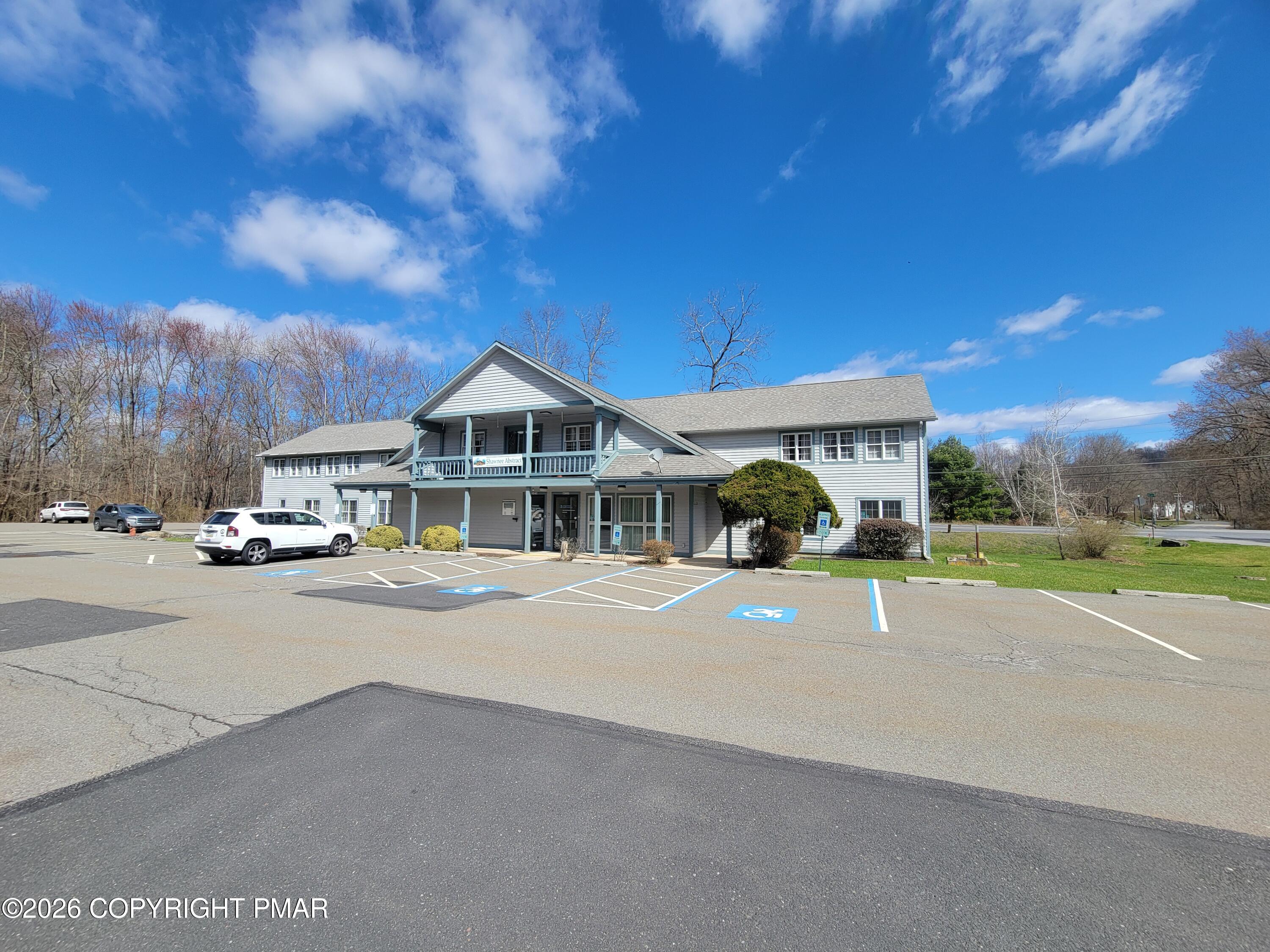 106 Shawnee Square Dr, First Floor Property Photo 1