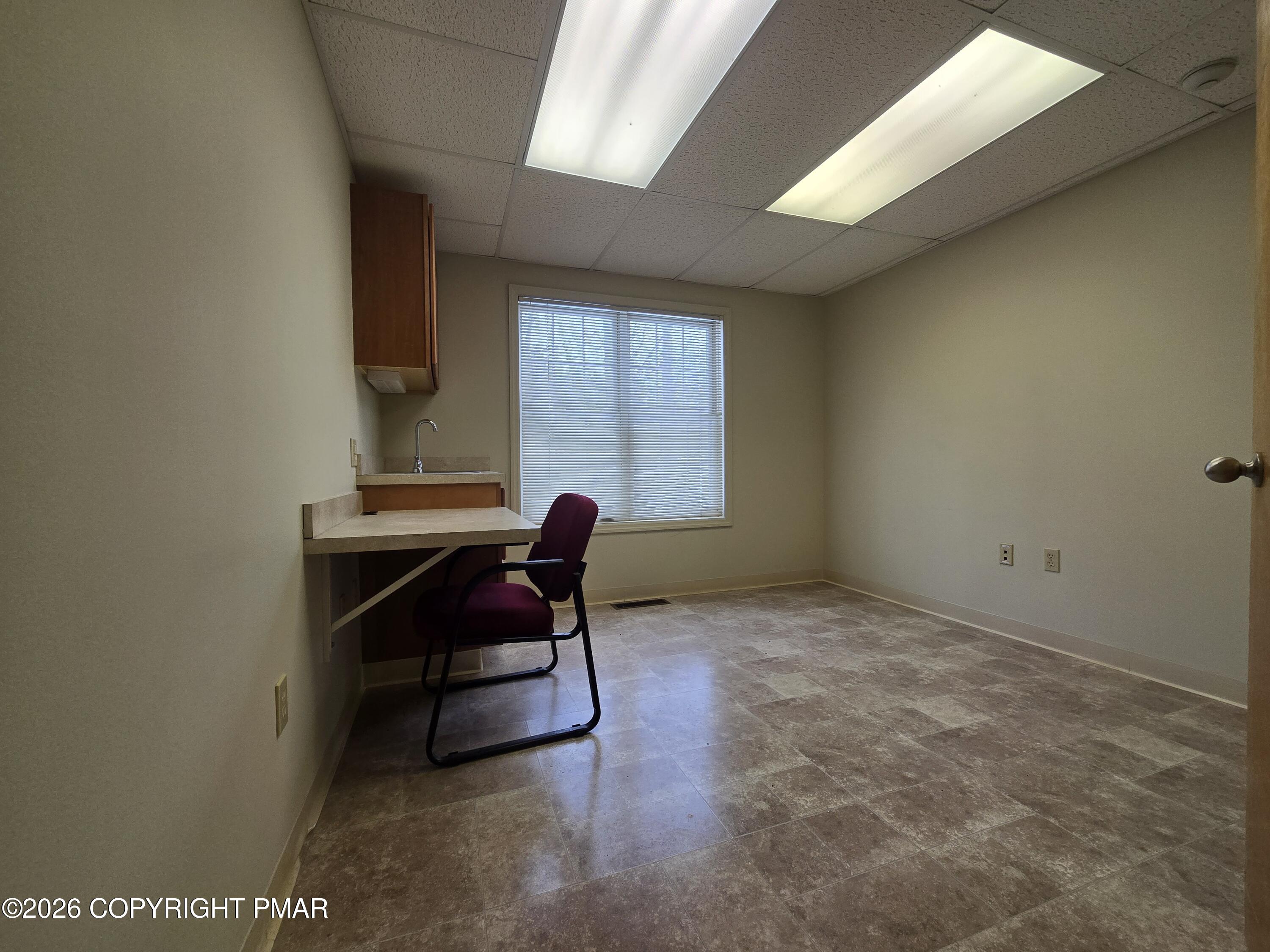106 Shawnee Square Dr, First Floor Property Photo 7