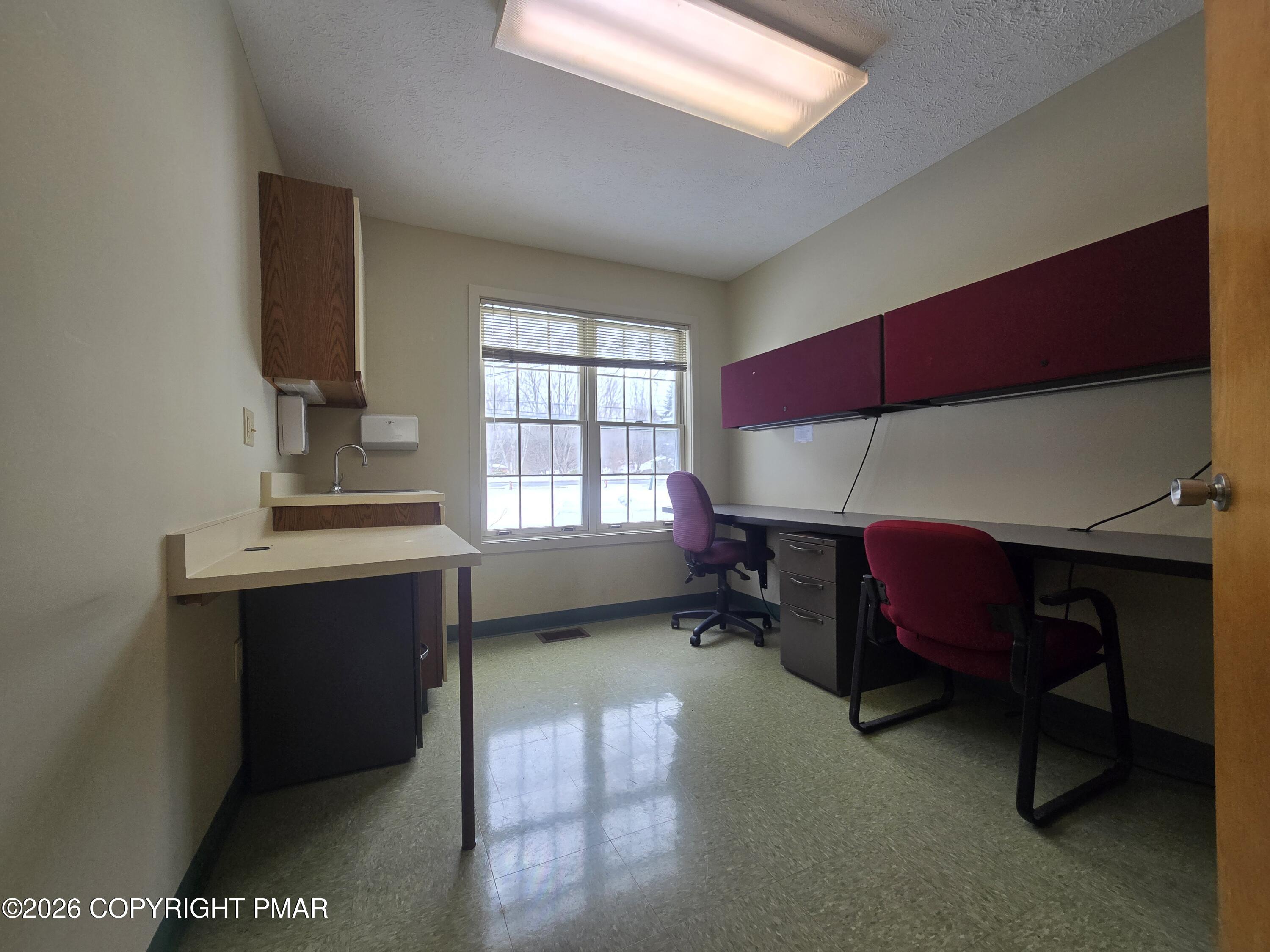 106 Shawnee Square Dr, First Floor Property Photo 10