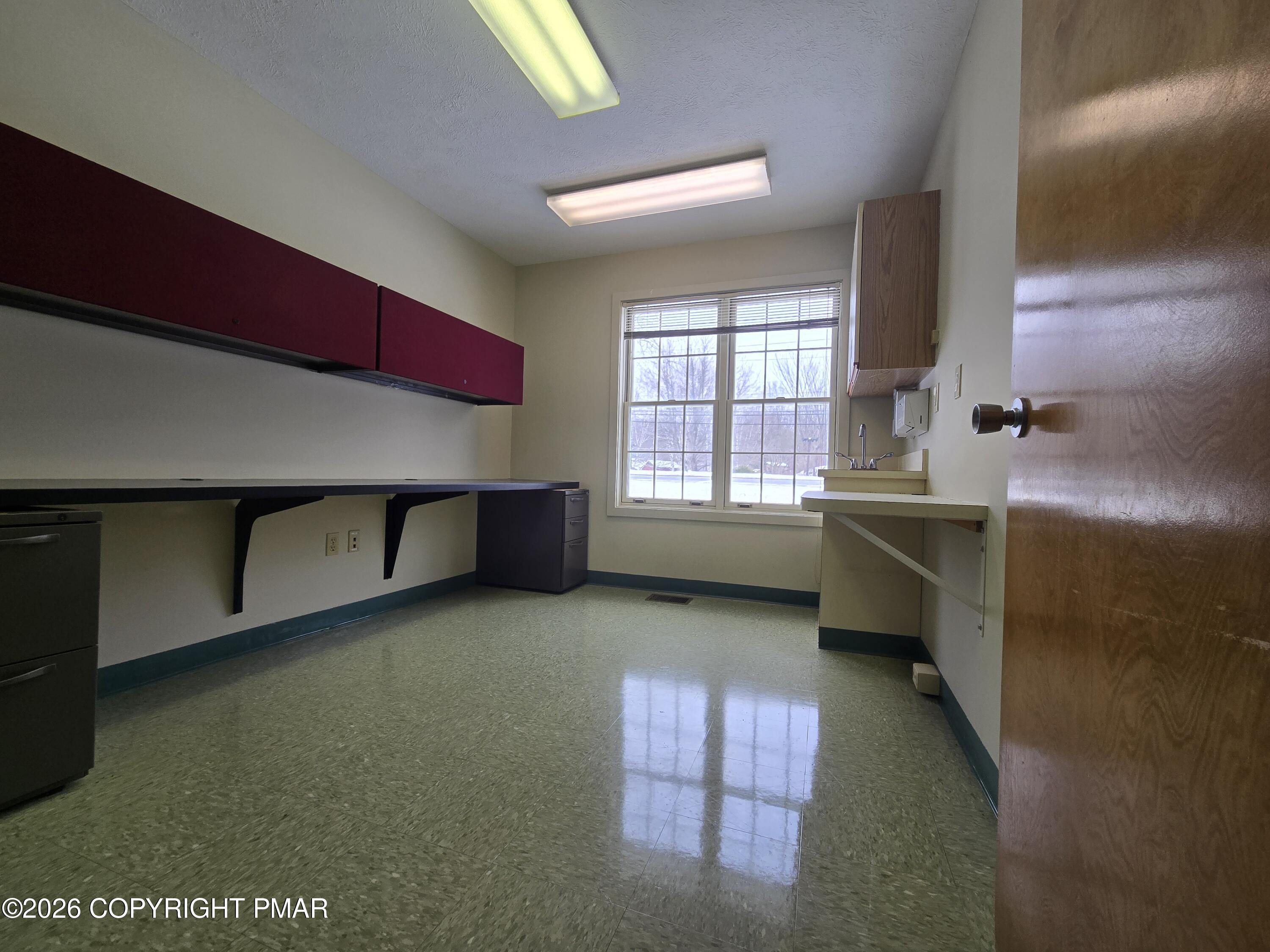 106 Shawnee Square Dr, First Floor Property Photo 13