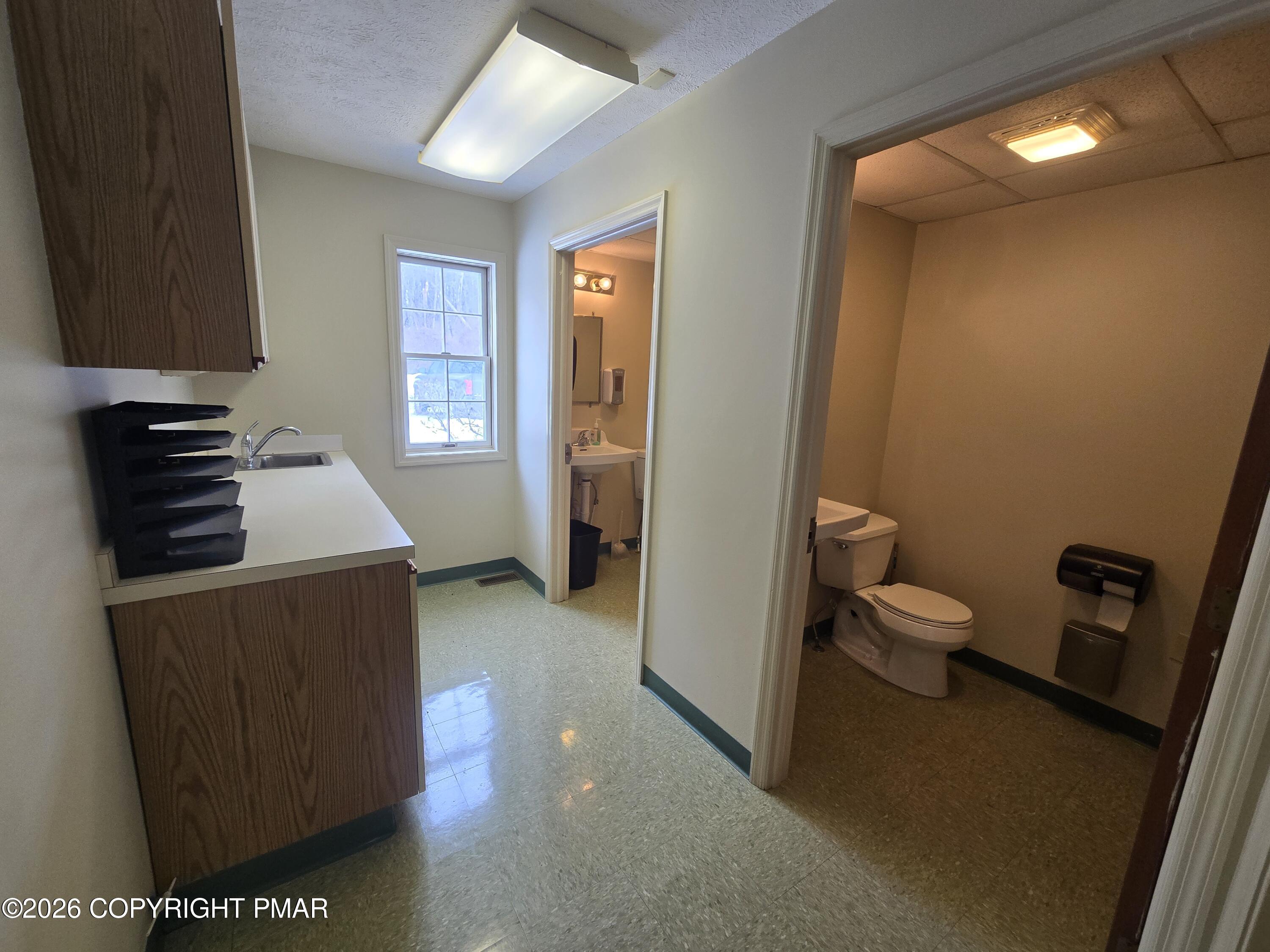 106 Shawnee Square Dr, First Floor Property Photo 15