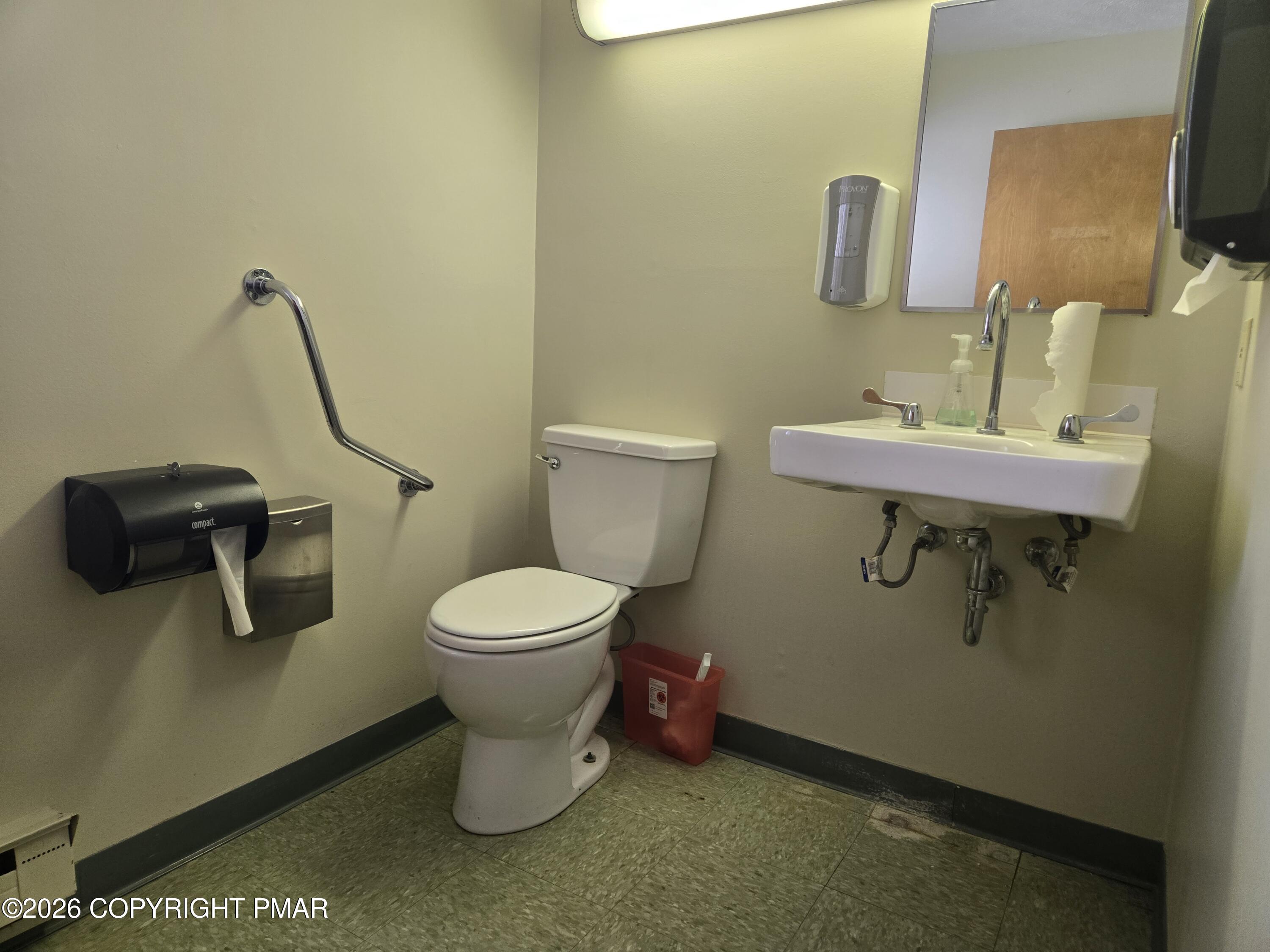 106 Shawnee Square Dr, First Floor Property Photo 16