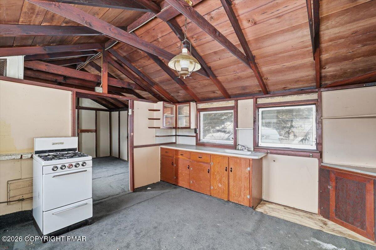 107 Circle Lane Property Photo 2