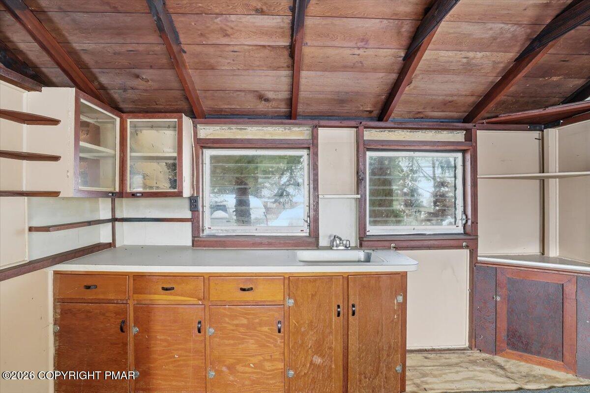 107 Circle Lane Property Photo 3